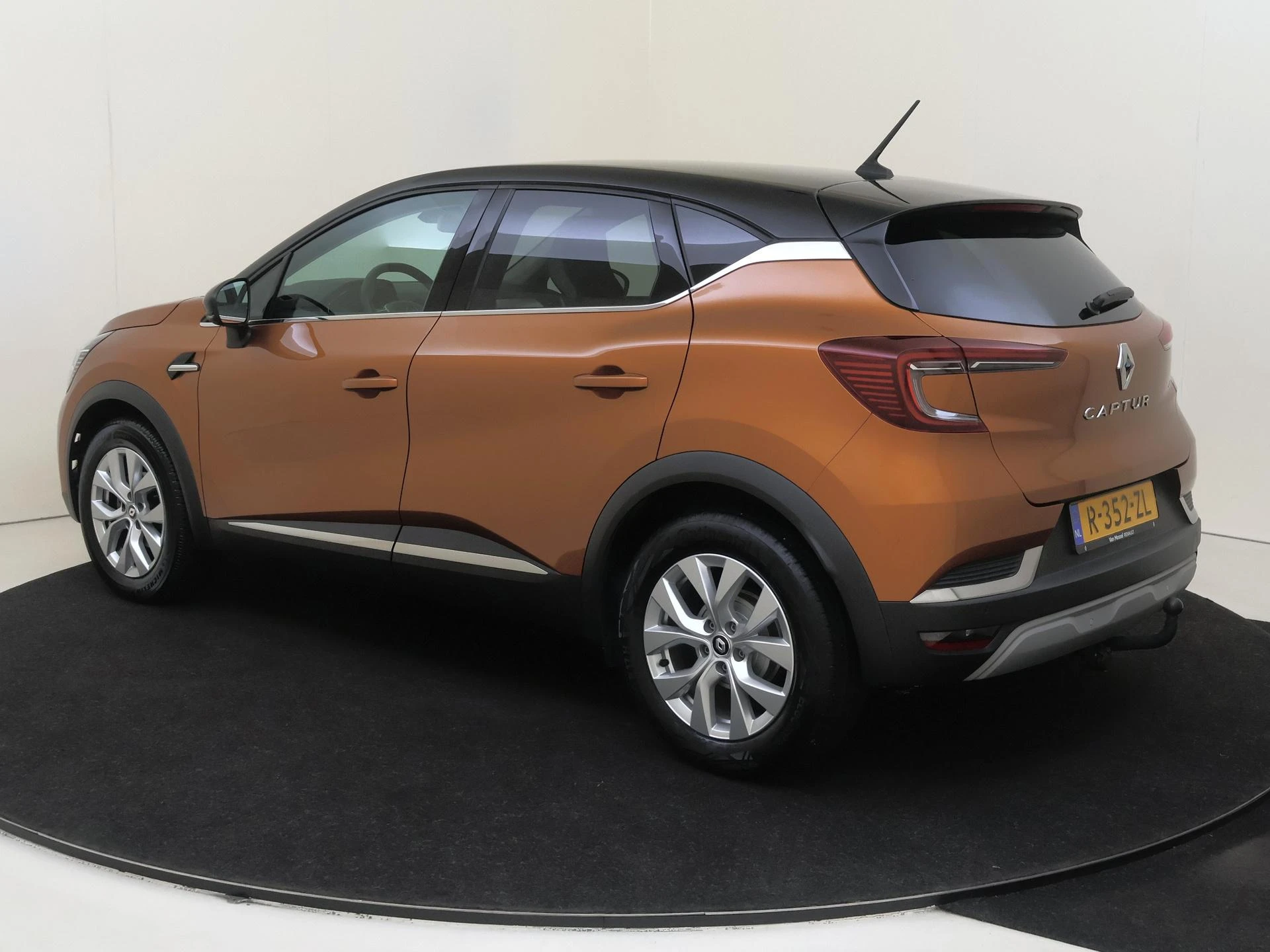 Renault-Captur-image-2