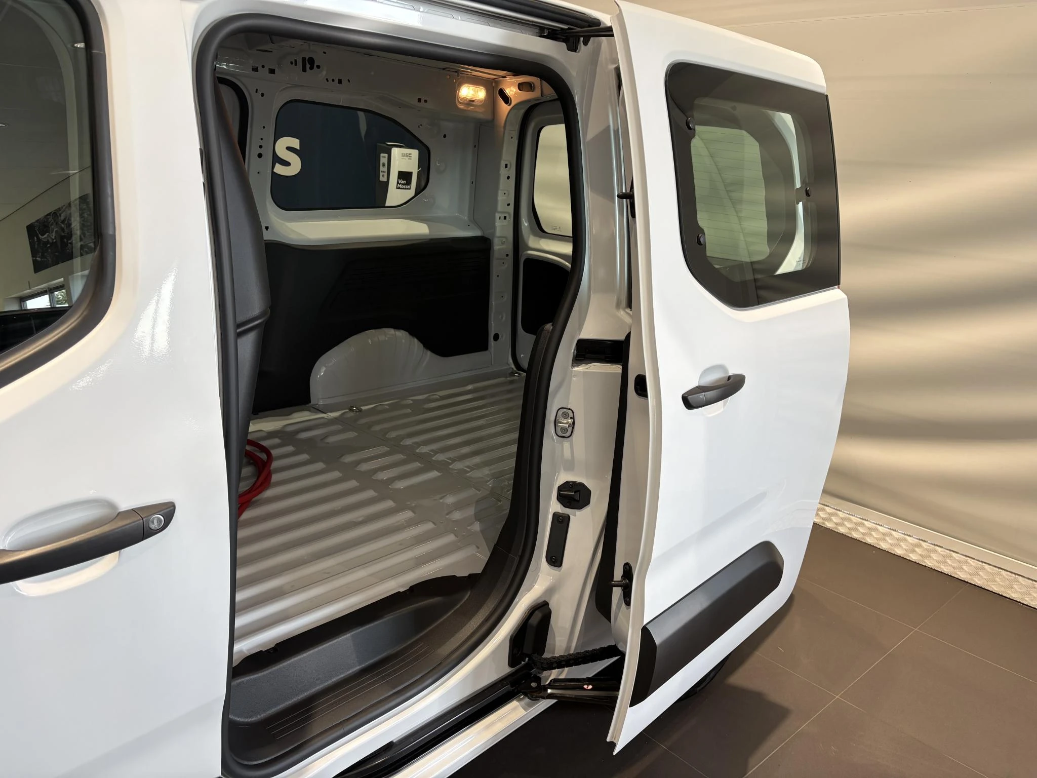 Citroën-ë-Berlingo-image-4