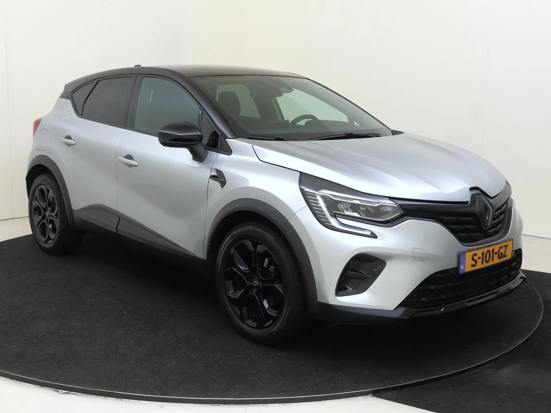 Renault-Captur-image-1