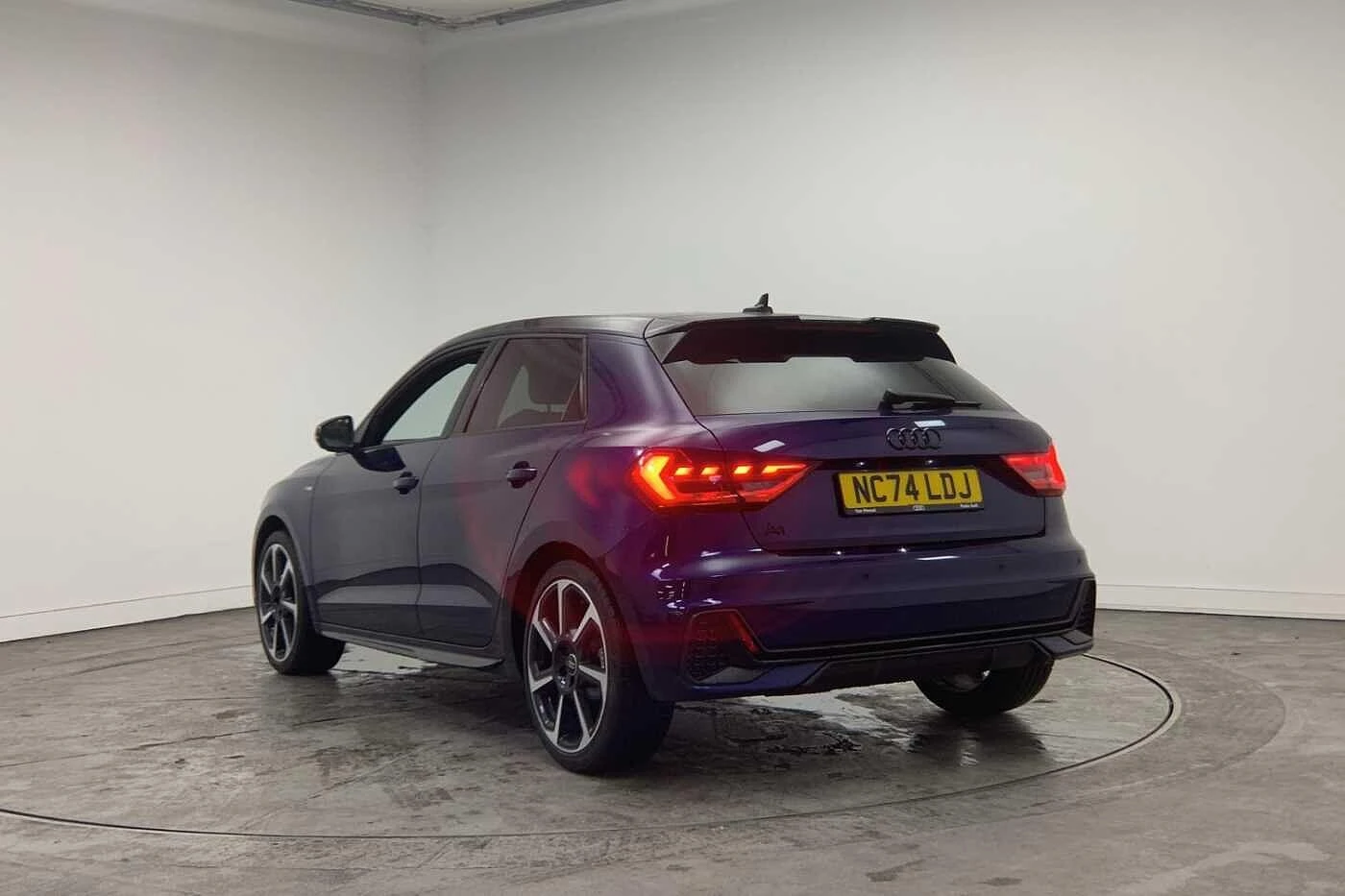 Audi-A1 Sportback-image-2