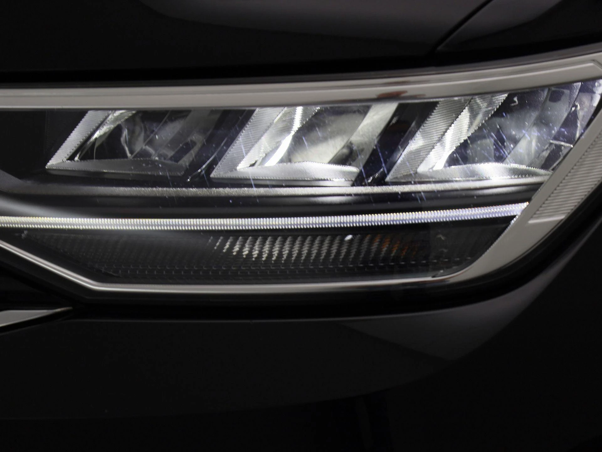 Volkswagen-Tiguan-image-14