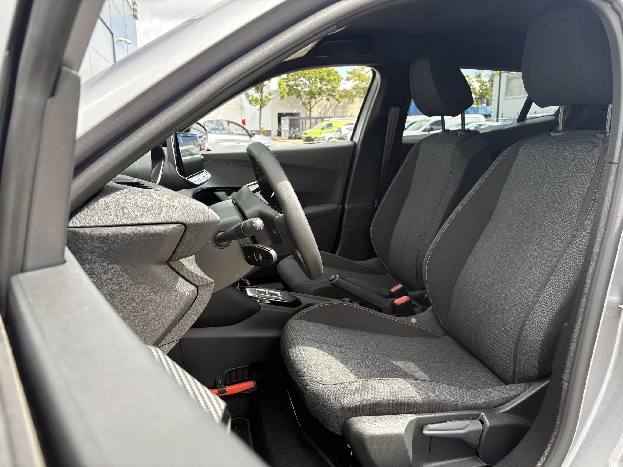 Peugeot-2008-image-10