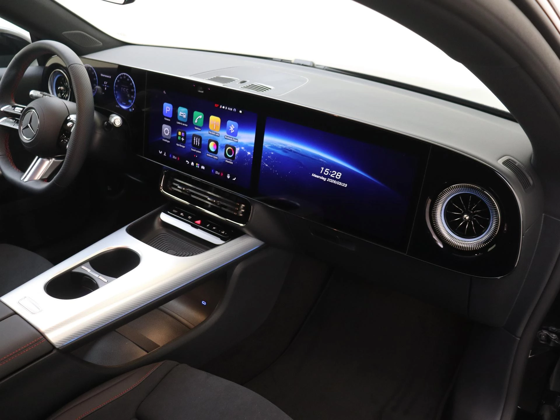 Mercedes-Benz-CLA-image-10