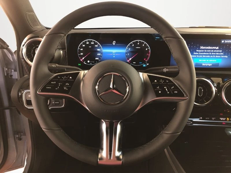 Mercedes-Benz A-Klasse 200 Limo PROGRESSIVE PANO AHK WINTER-PAKET Progressive