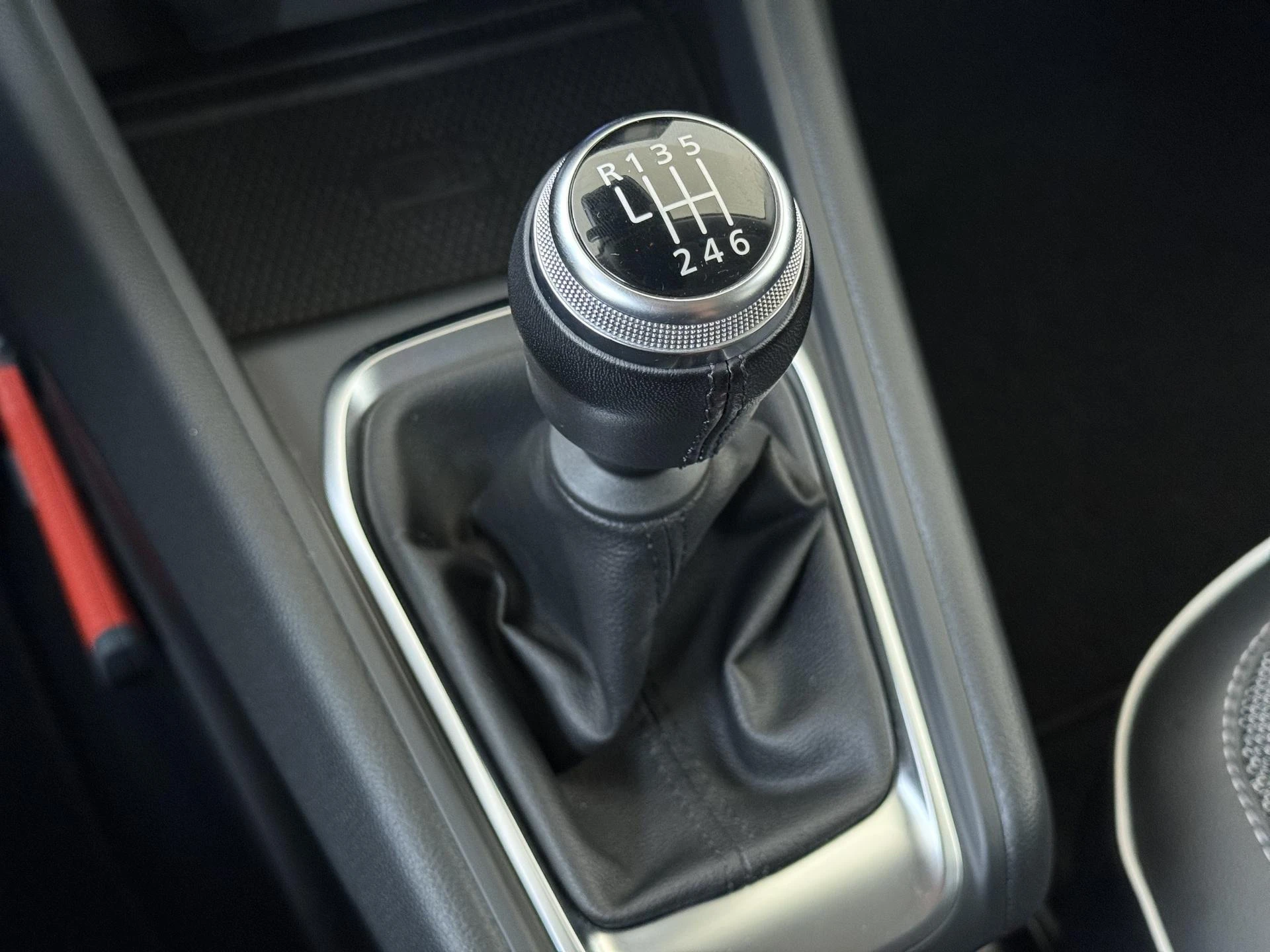 Renault-Captur-image-13