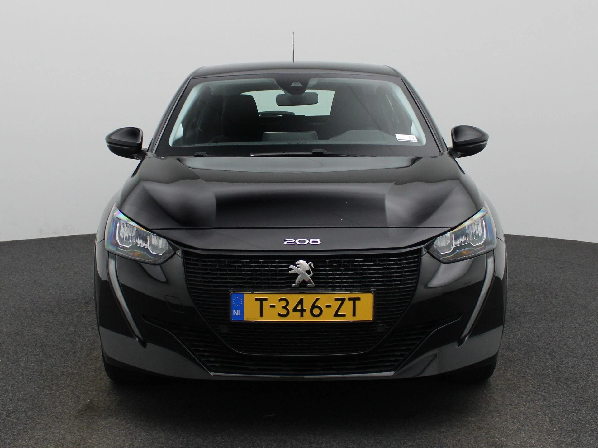 Peugeot-e-208-image-3