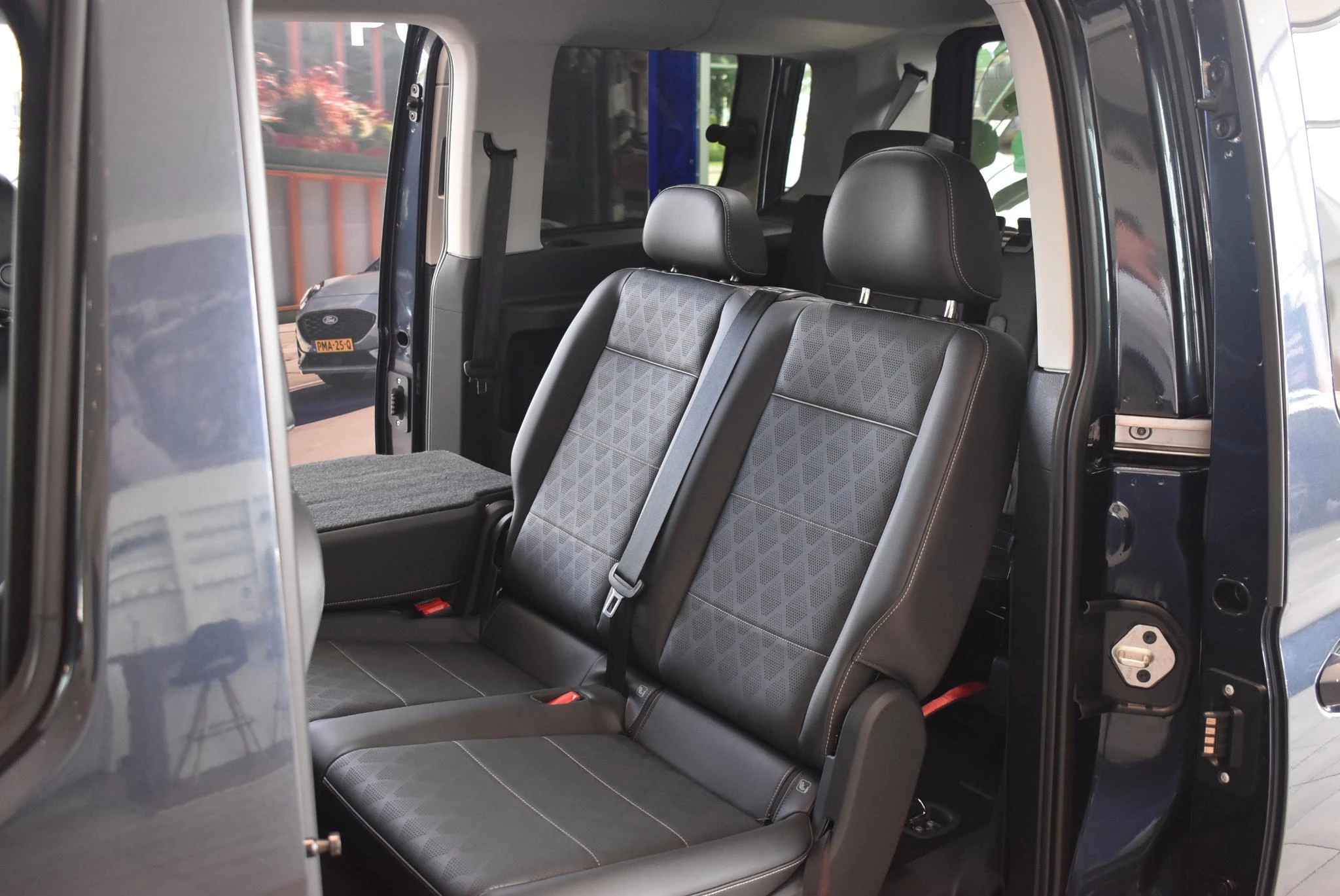 Ford Tourneo Connect 1.5 EcoBoost PHEV L2 Limited/Titanium