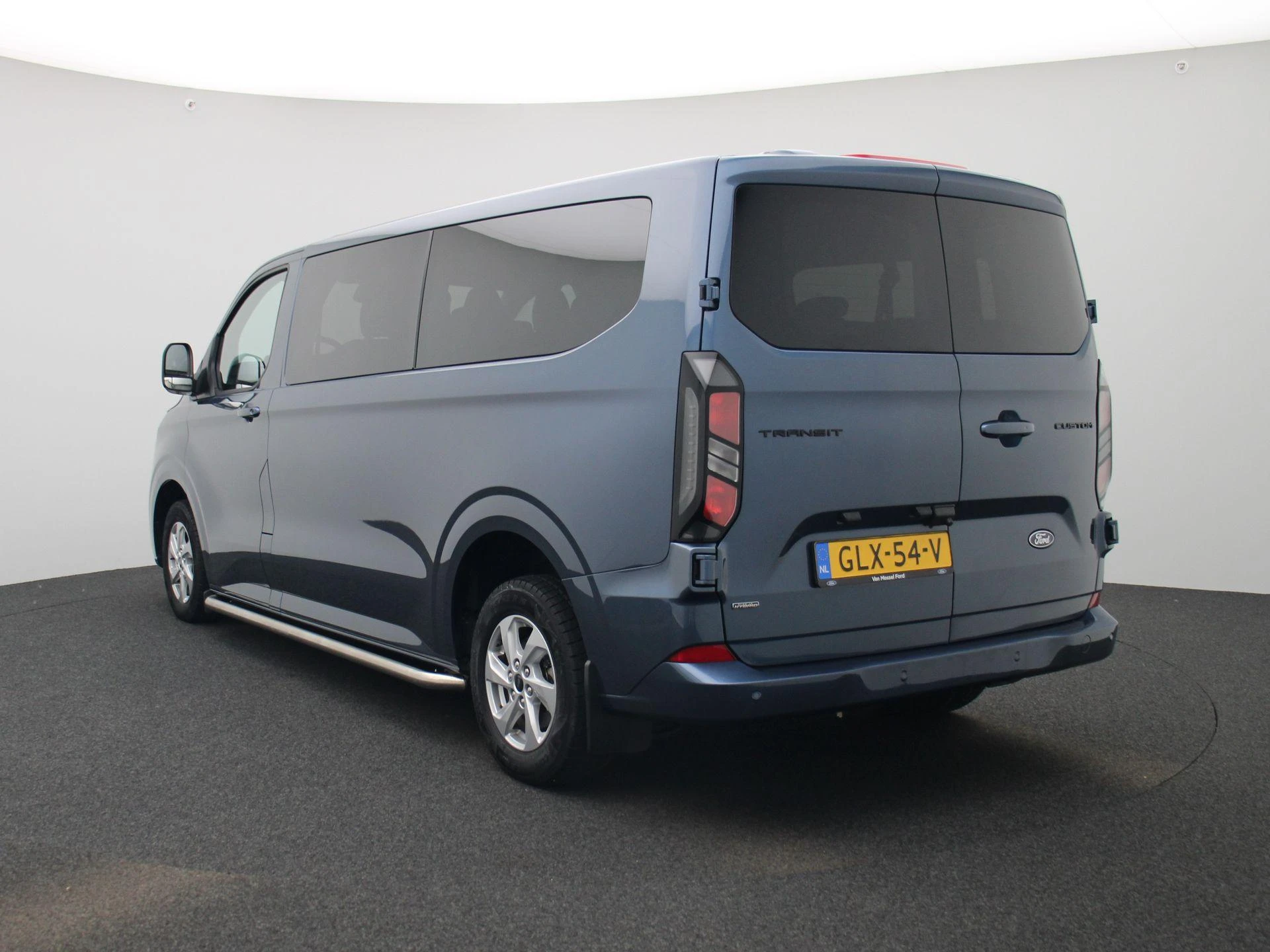 Ford-Transit Custom-image-1