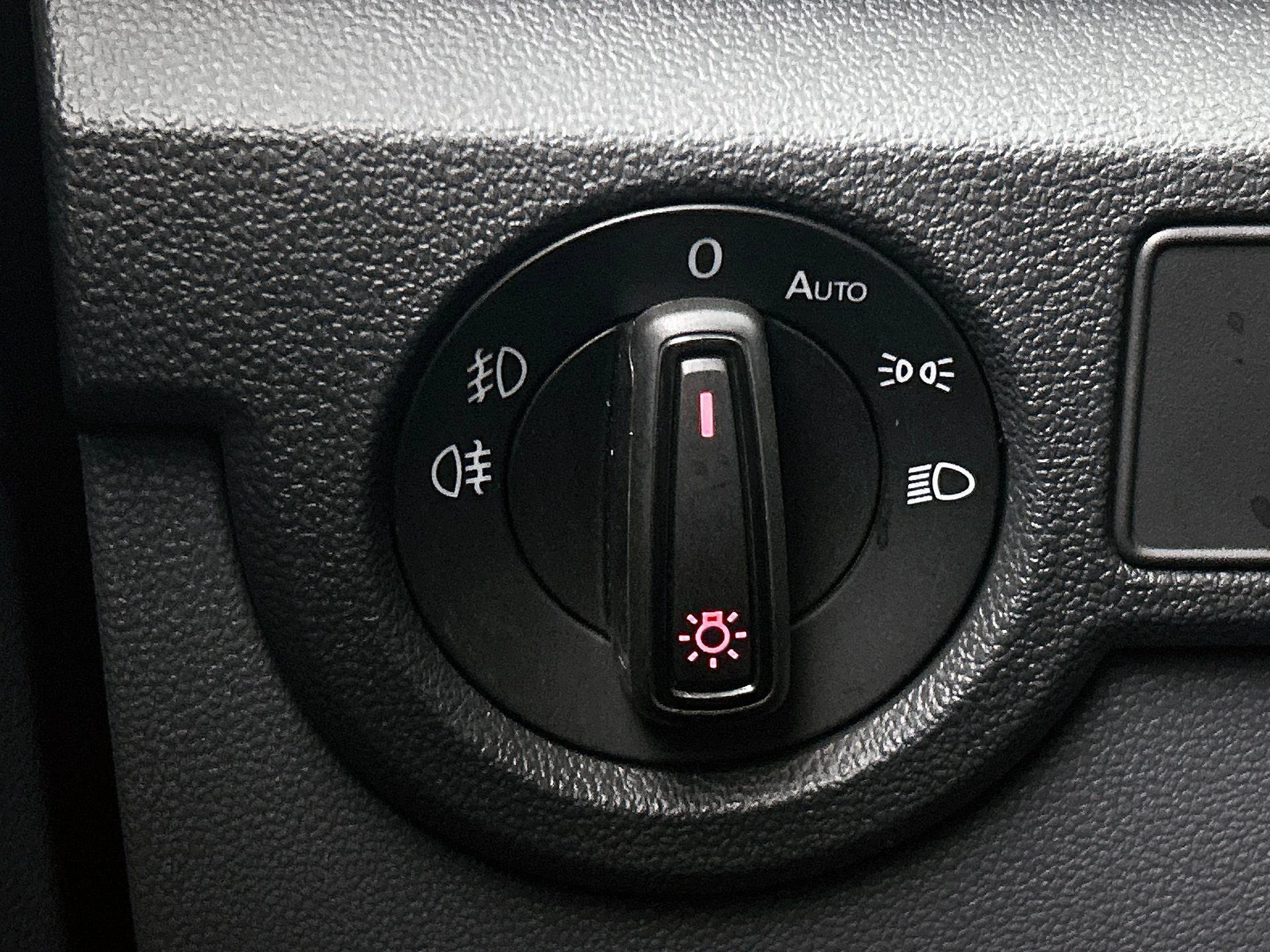 Volkswagen-T-Cross-image-21