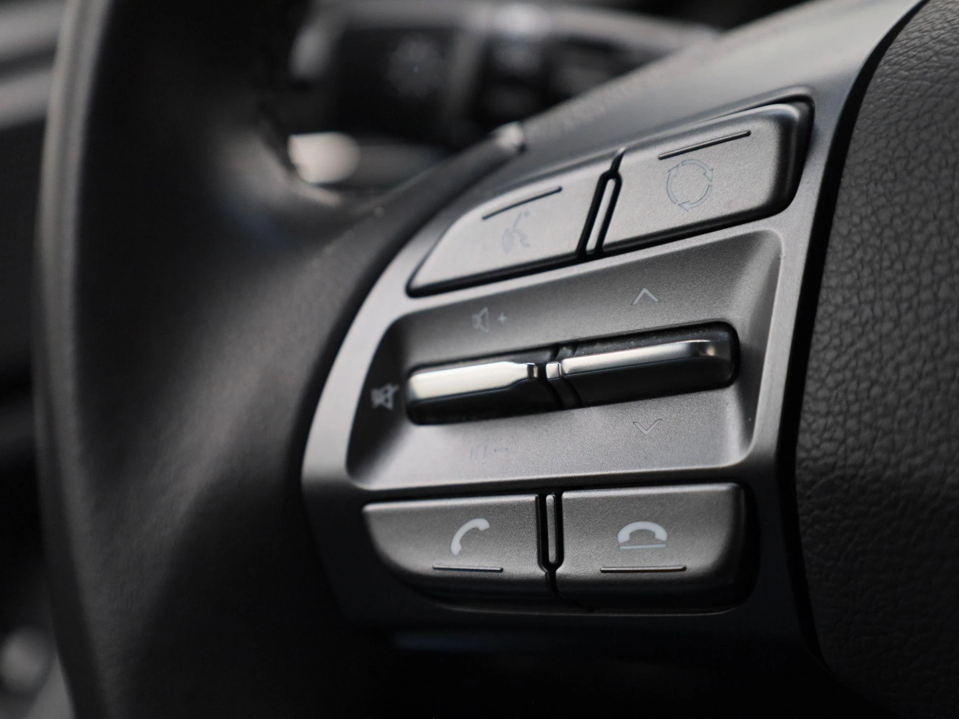 Hyundai-IONIQ-image-17