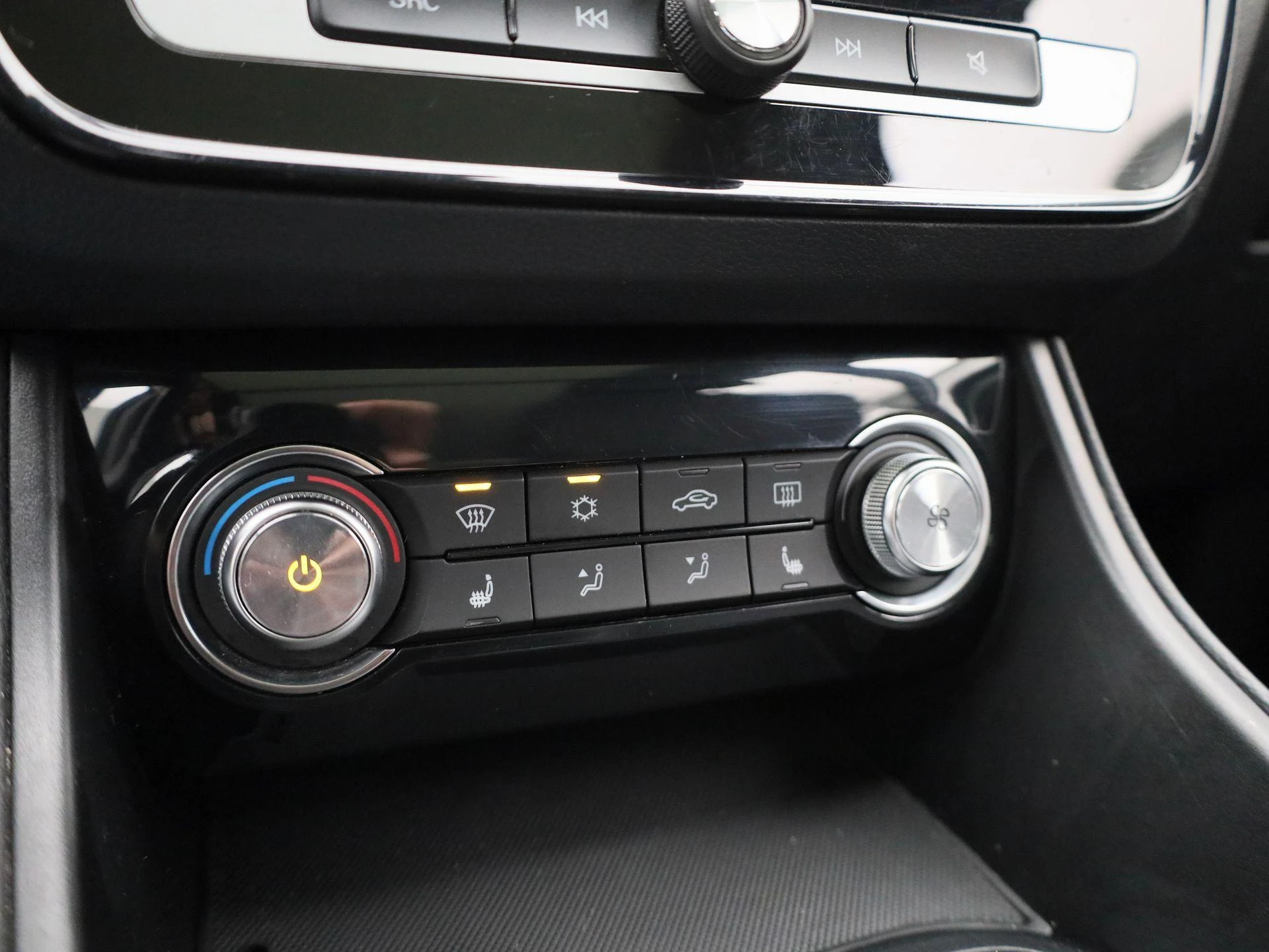 MG-ZS EV-image-24