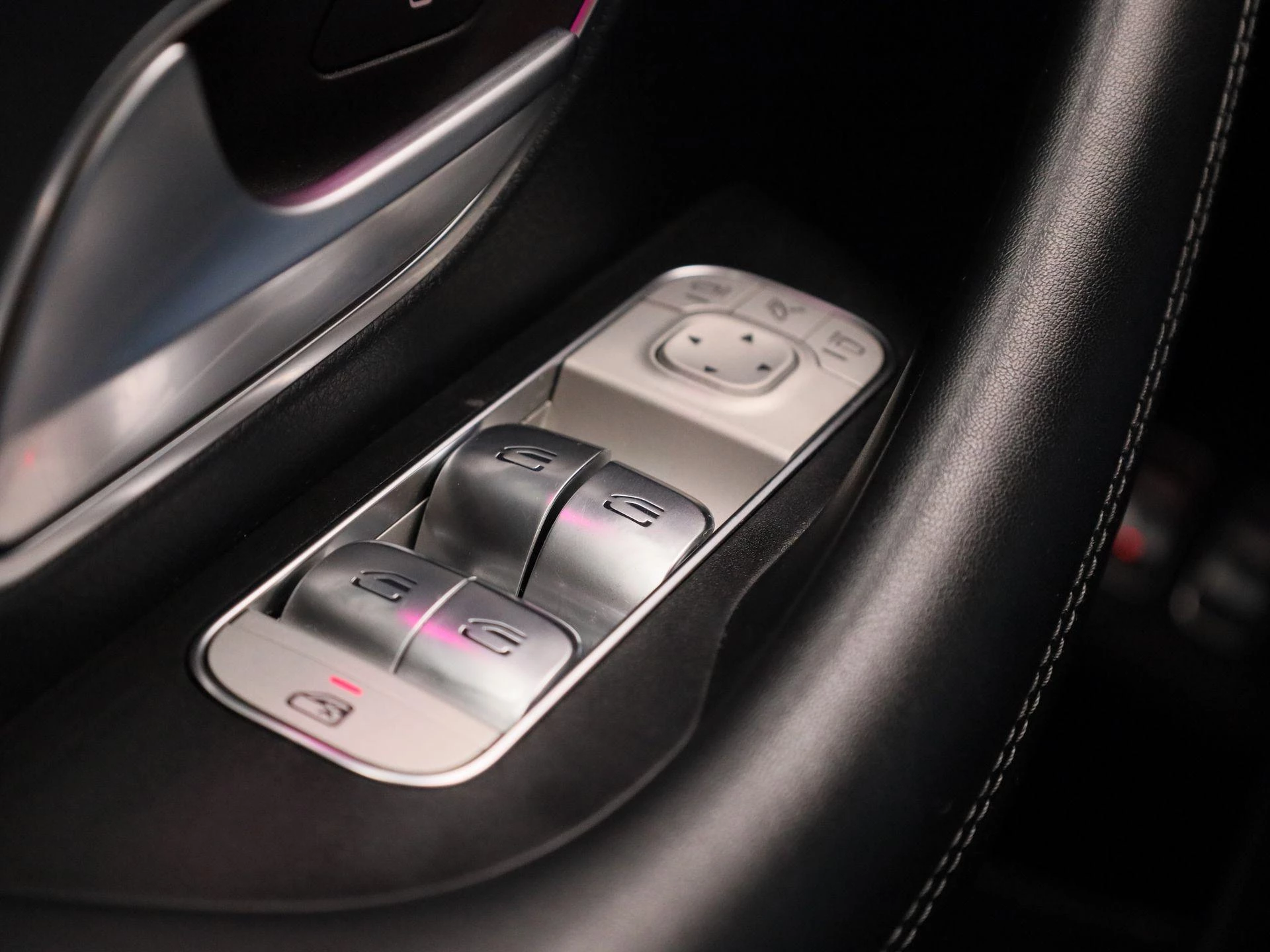 Mercedes-Benz-GLE-image-37