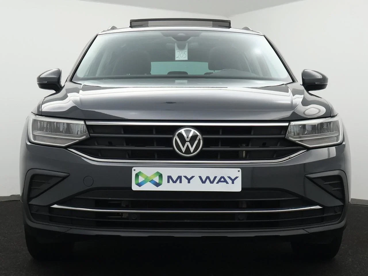 Volkswagen-Tiguan-image-4