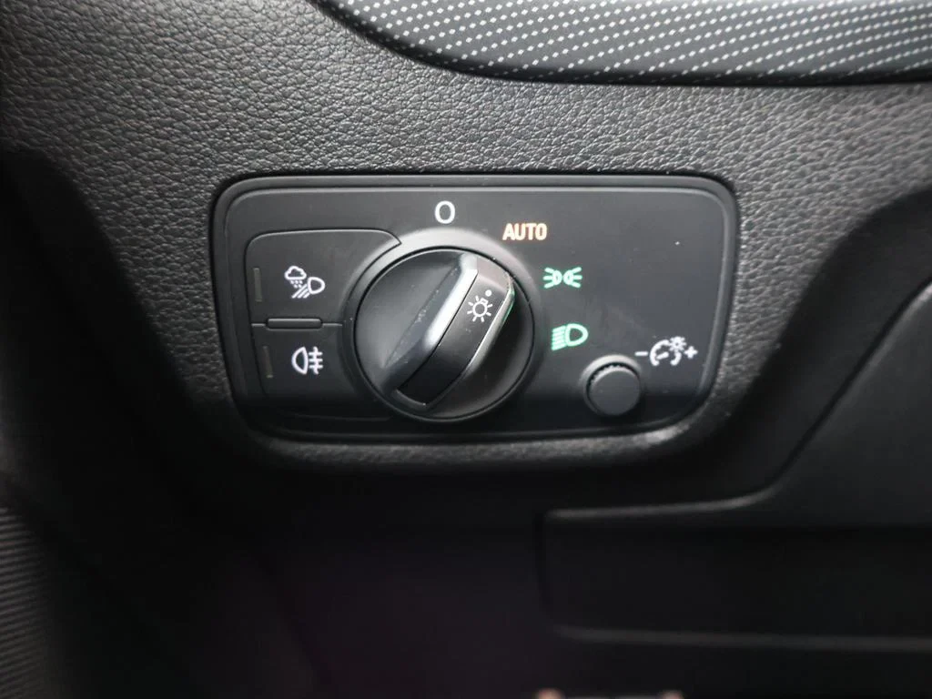Audi-SQ2-image-24