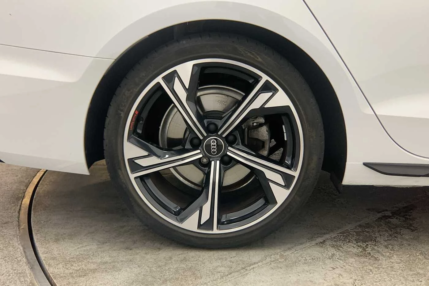 Audi-A4-image-4