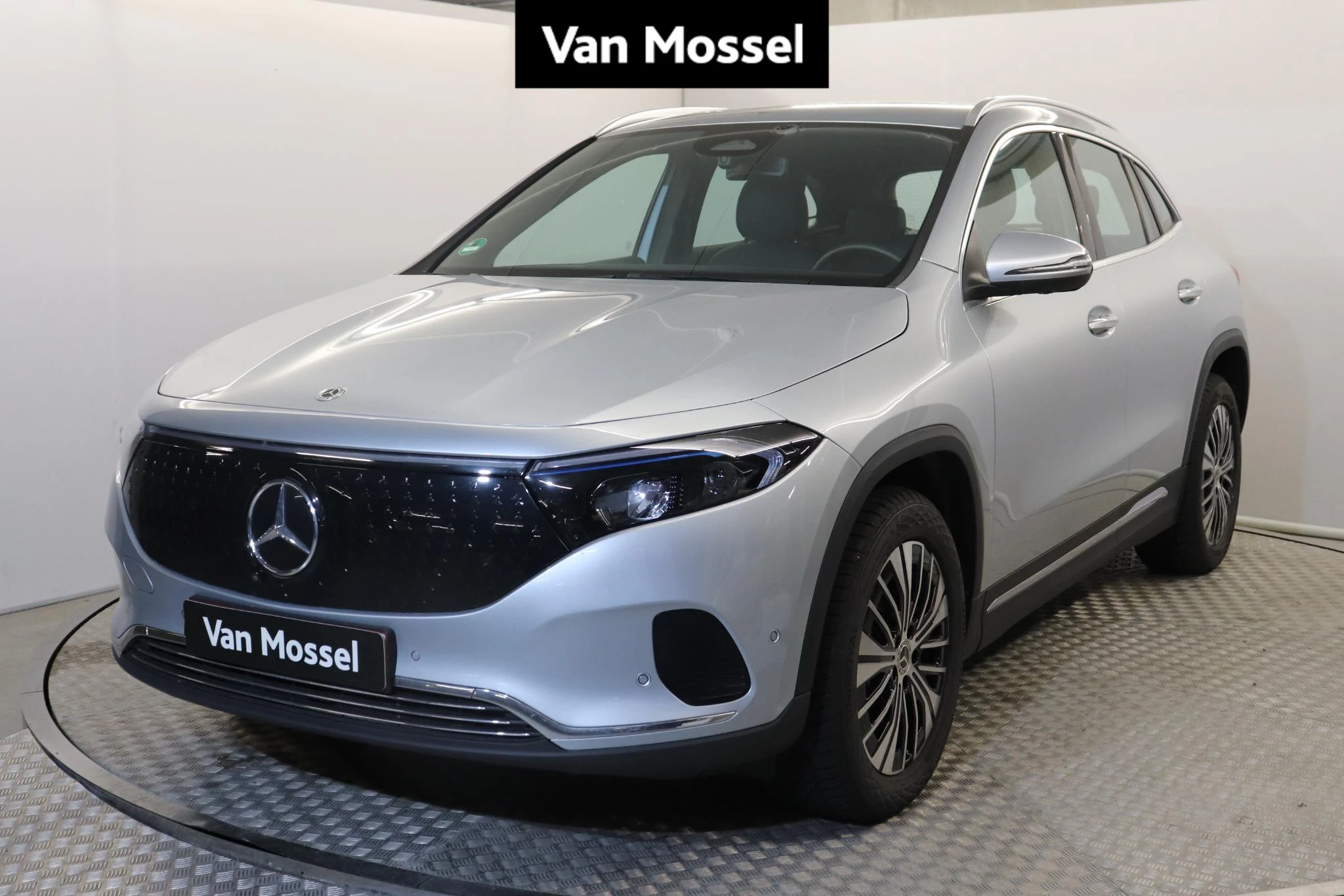Mercedes-Benz-EQA-image-0