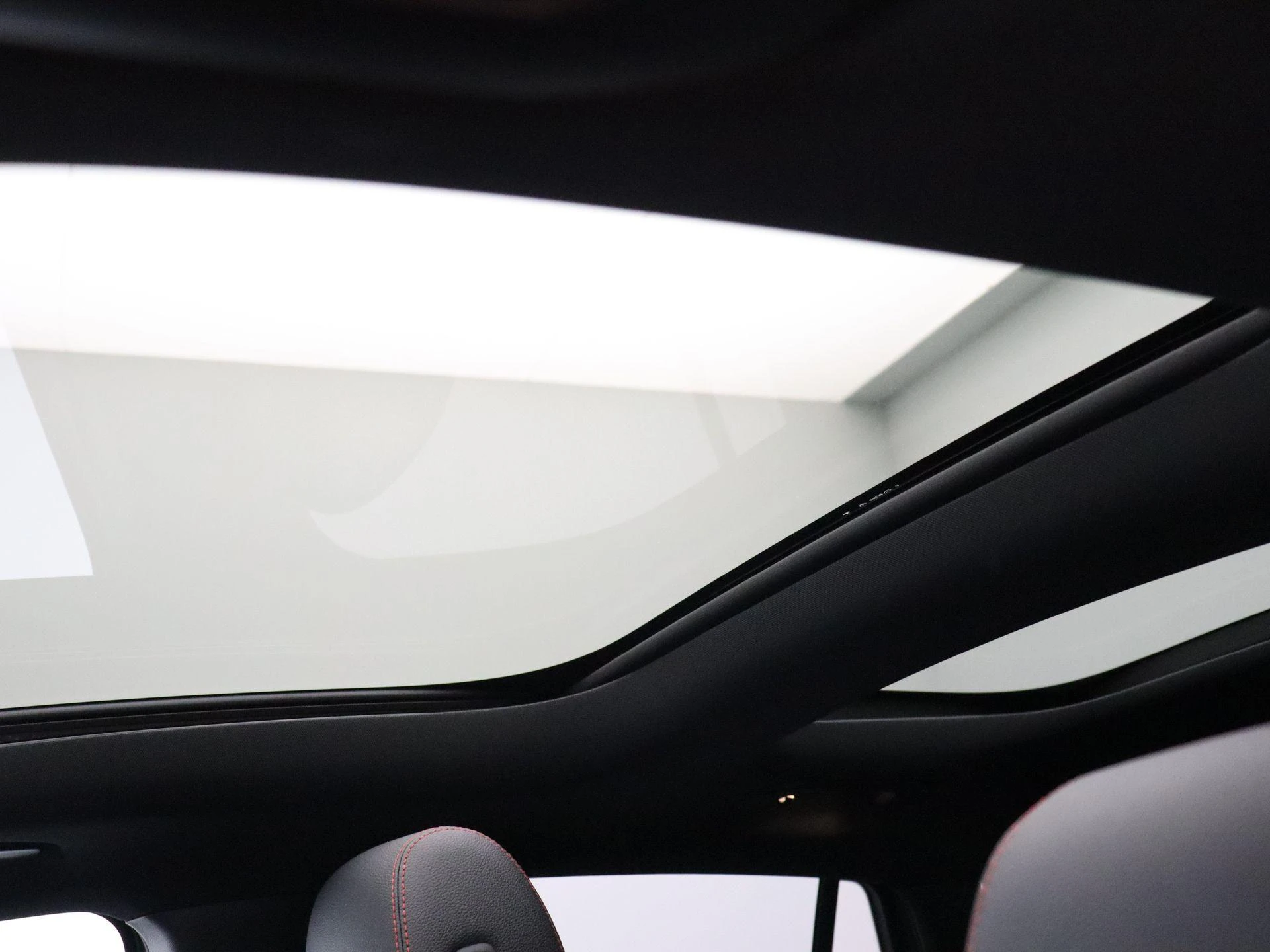 Mercedes-Benz-EQA-image-13