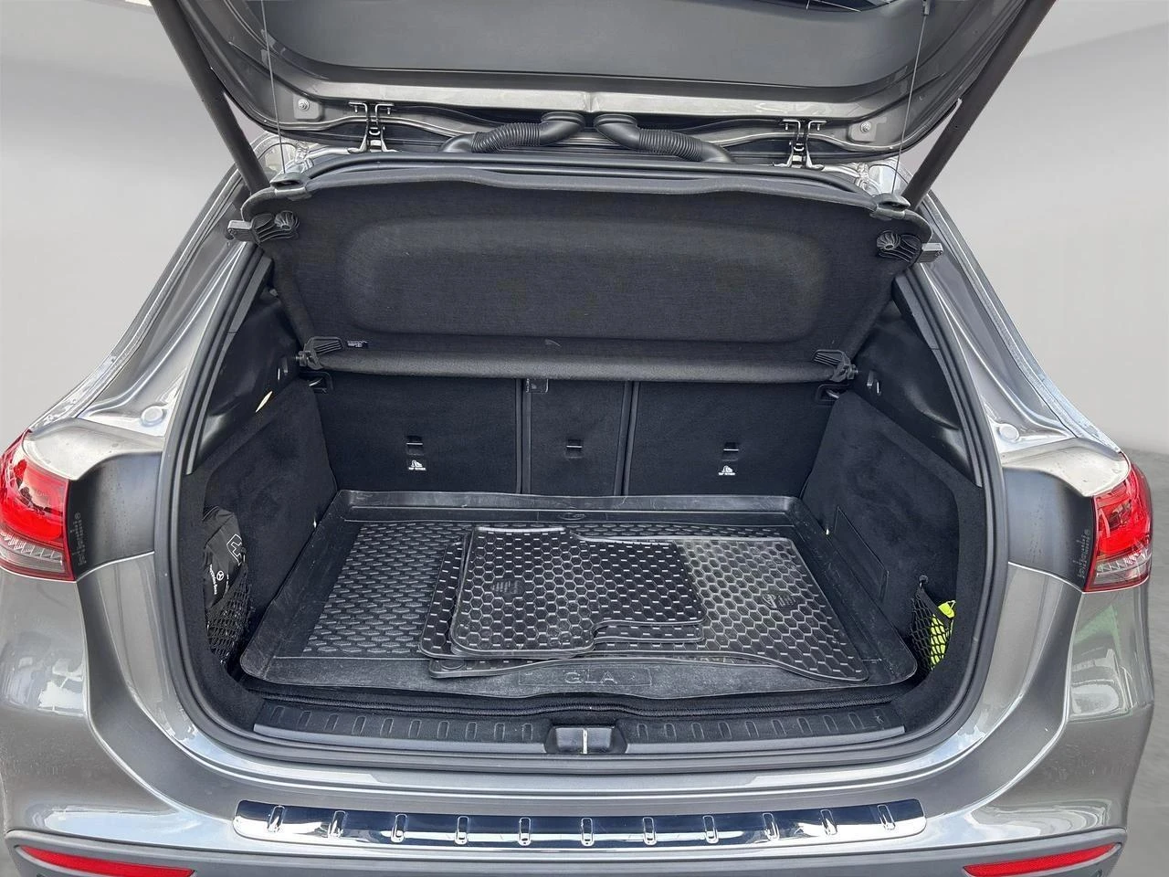 Mercedes-Benz-GLA-image-6