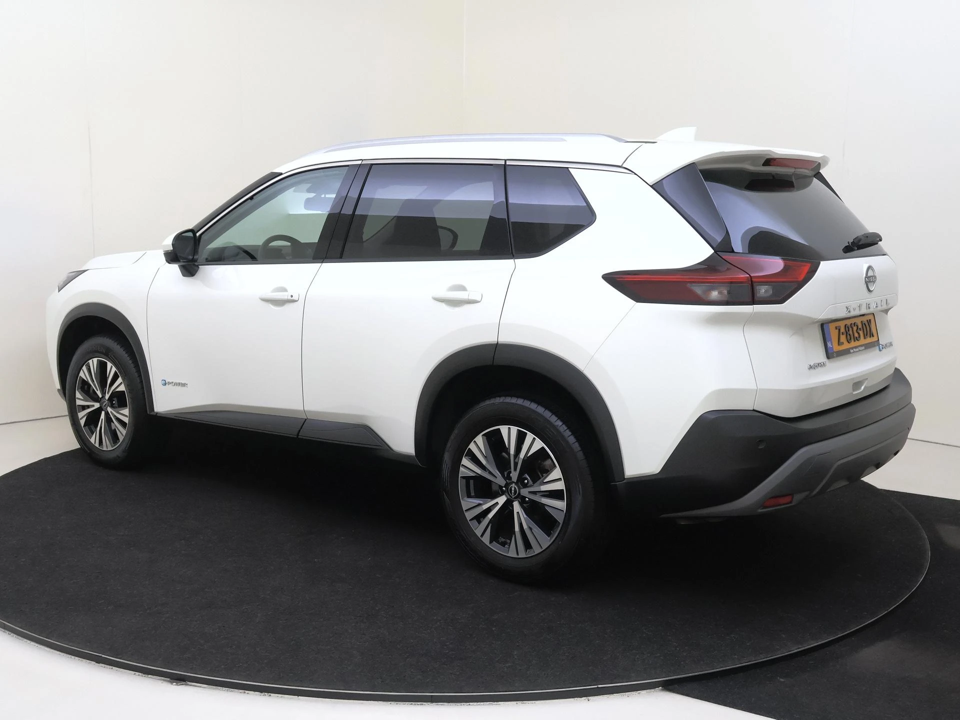 Nissan-X-Trail-image-2