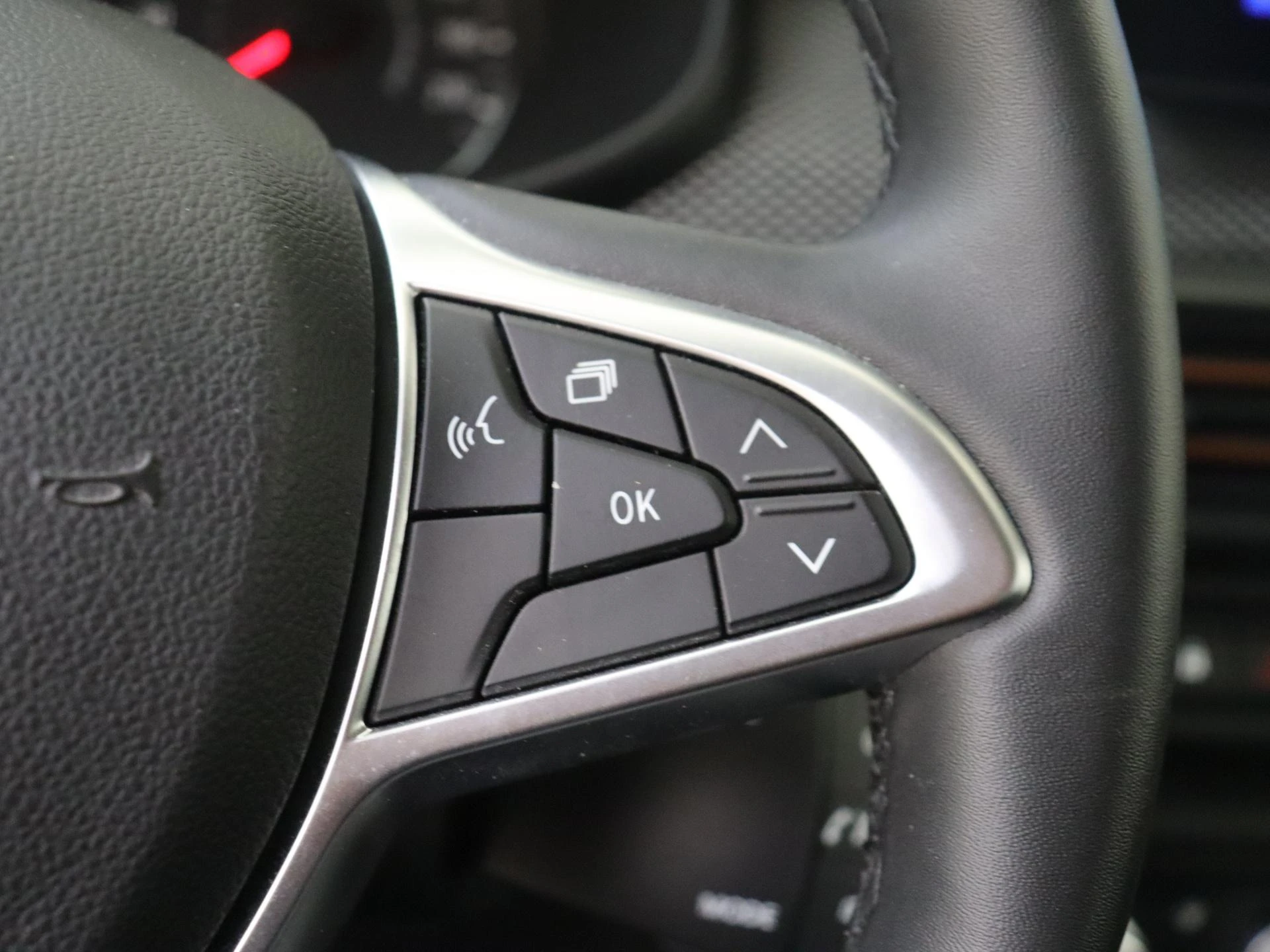 Dacia-Sandero Stepway-image-13