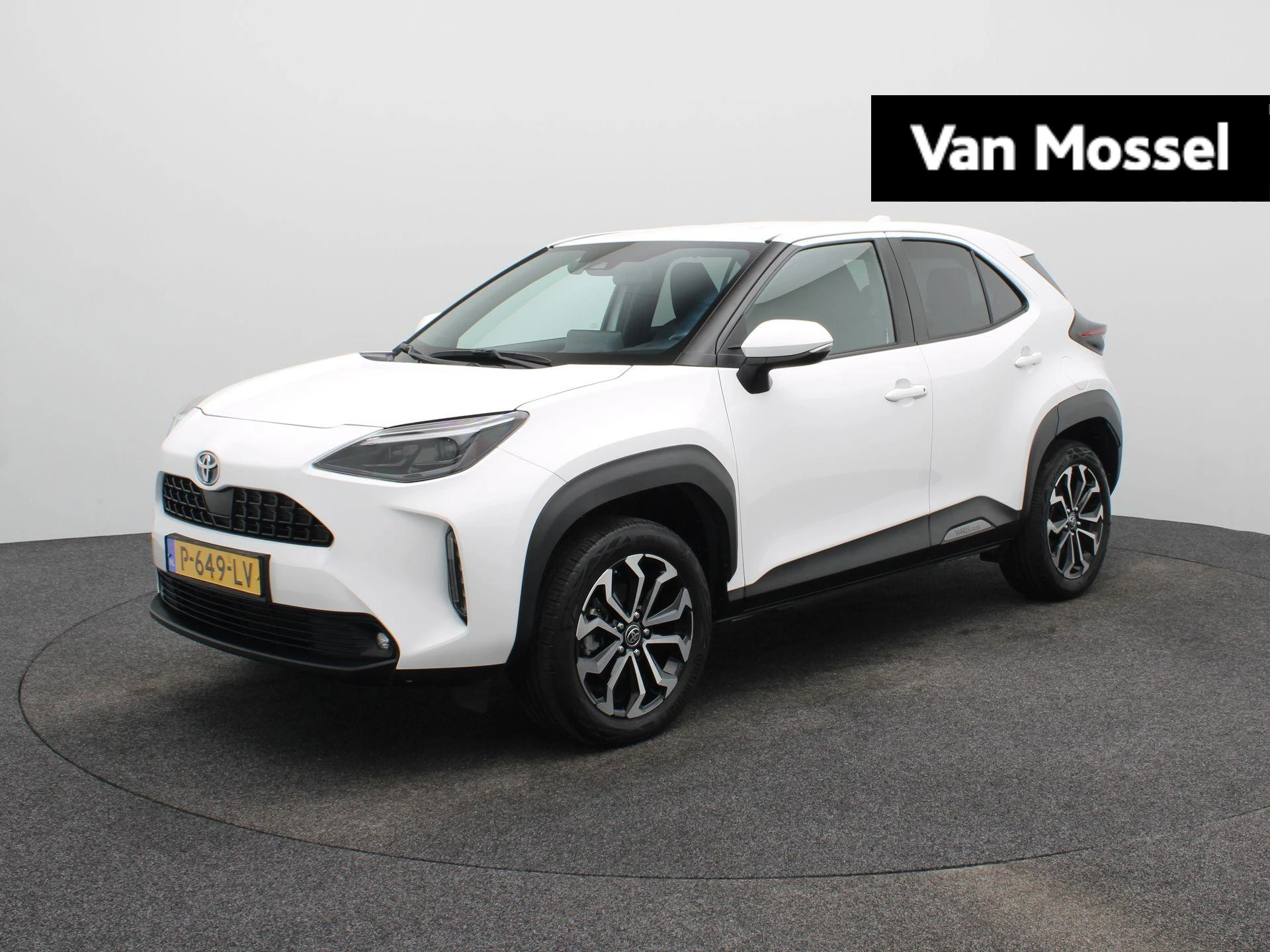 Toyota-Yaris Cross-image-0