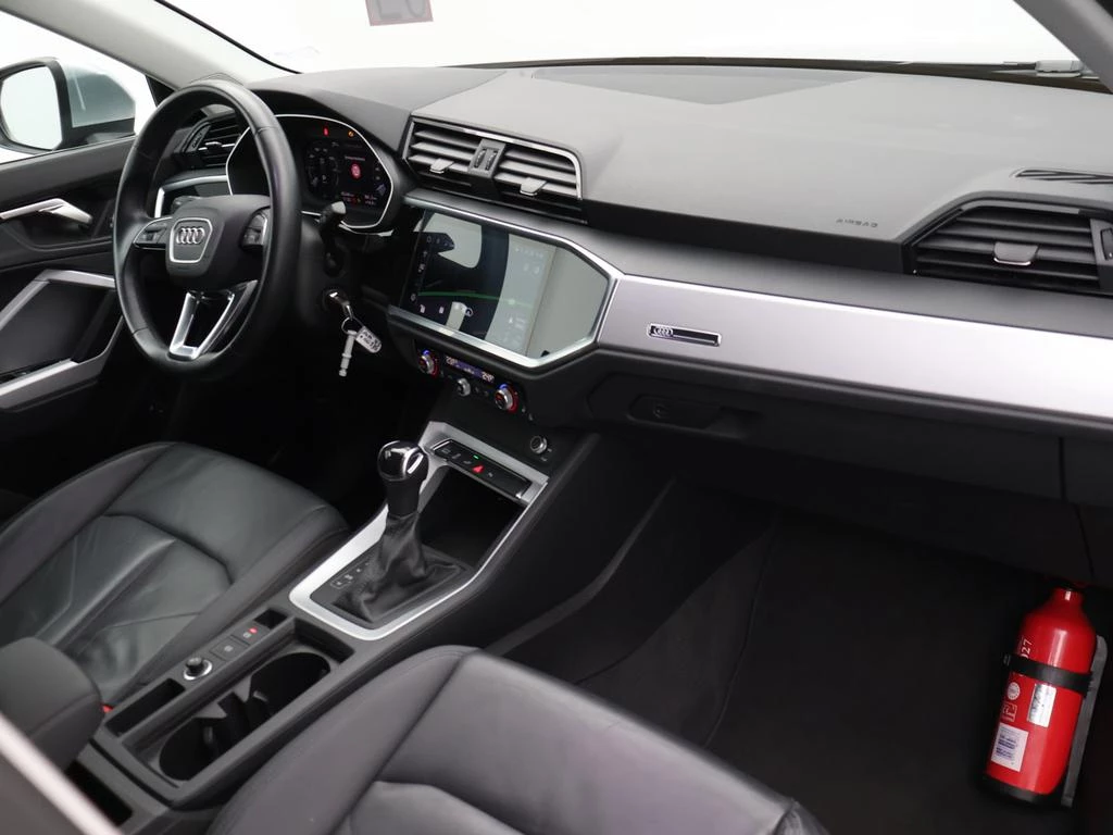 Audi Q3 PHEV Audi Q3 PHEV Attraction 45TFSIe 245PK *AUTOMAAT*LEDER*NAVI*PDC*CRUISE*VIRTUAL COCKPIT*...*