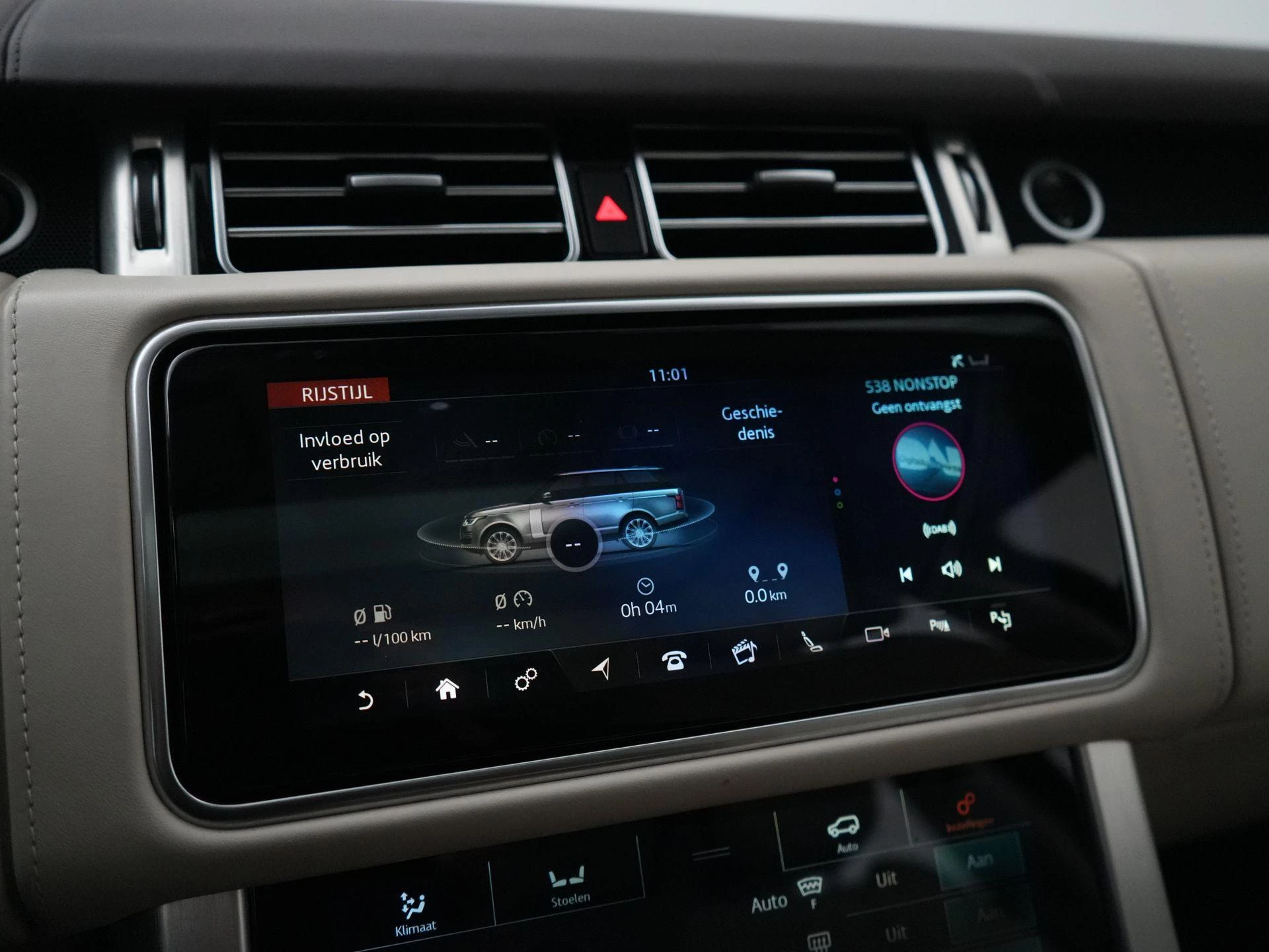 Land Rover-Range Rover-image-28