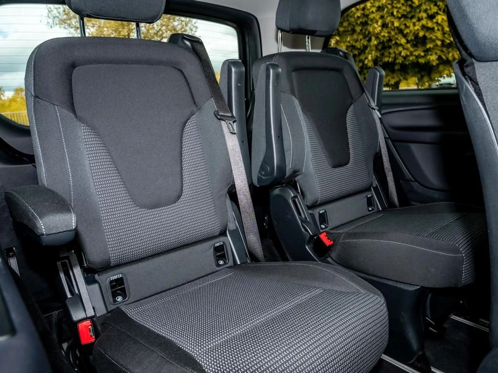 Mercedes-Benz-EQV 300-image-12