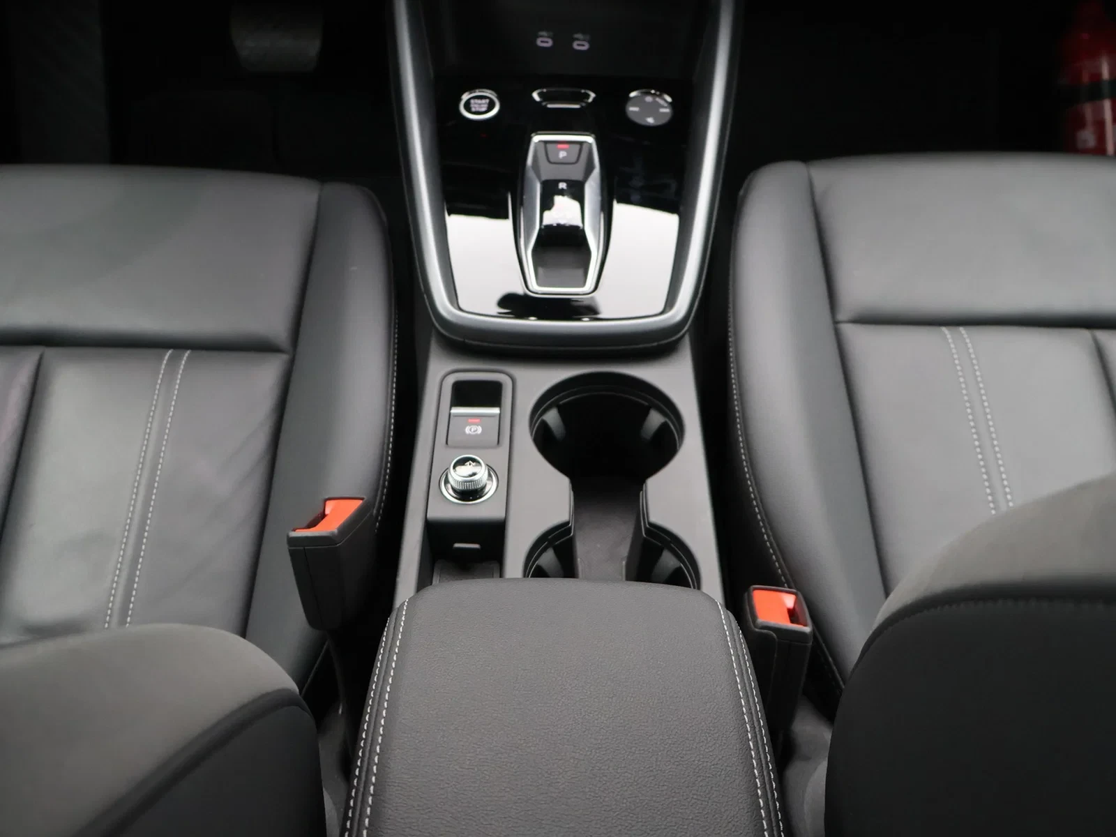 Audi A3 Sportback Audi A3 Sportback 30TFSI 116PK *AUTOMAAT*LEDER*NAVI*APP-CONNECT*ACC*LANE-ASSIST*...*