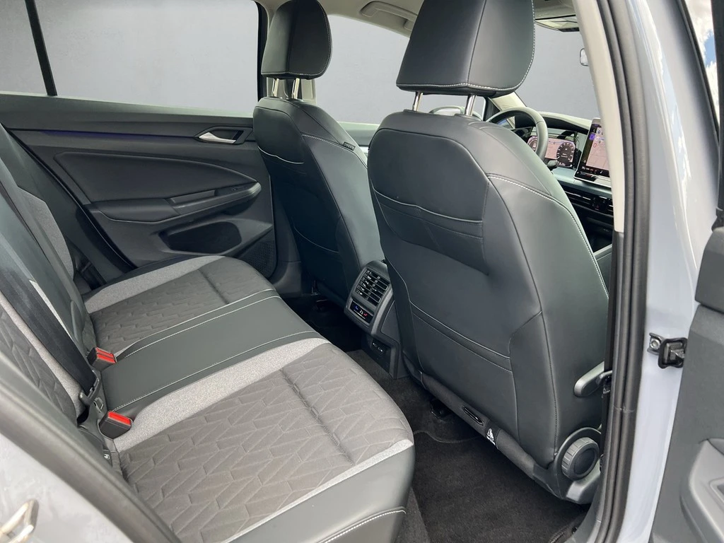 Volkswagen-Golf-image-11