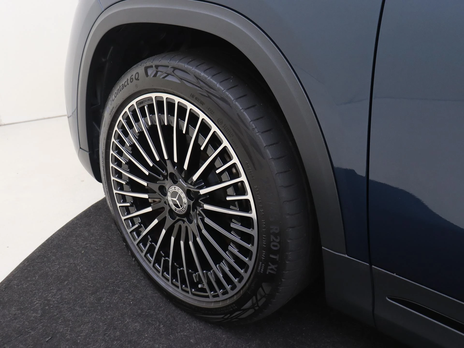 Mercedes-Benz-EQA-image-30
