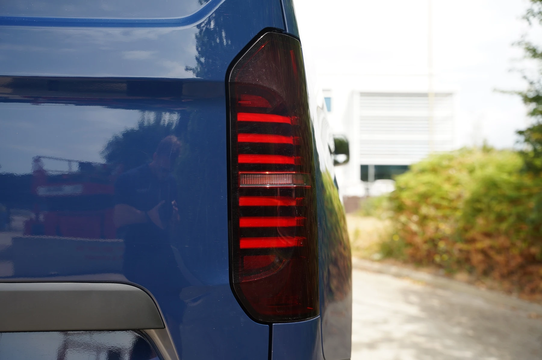Volkswagen-Transporter-image-34