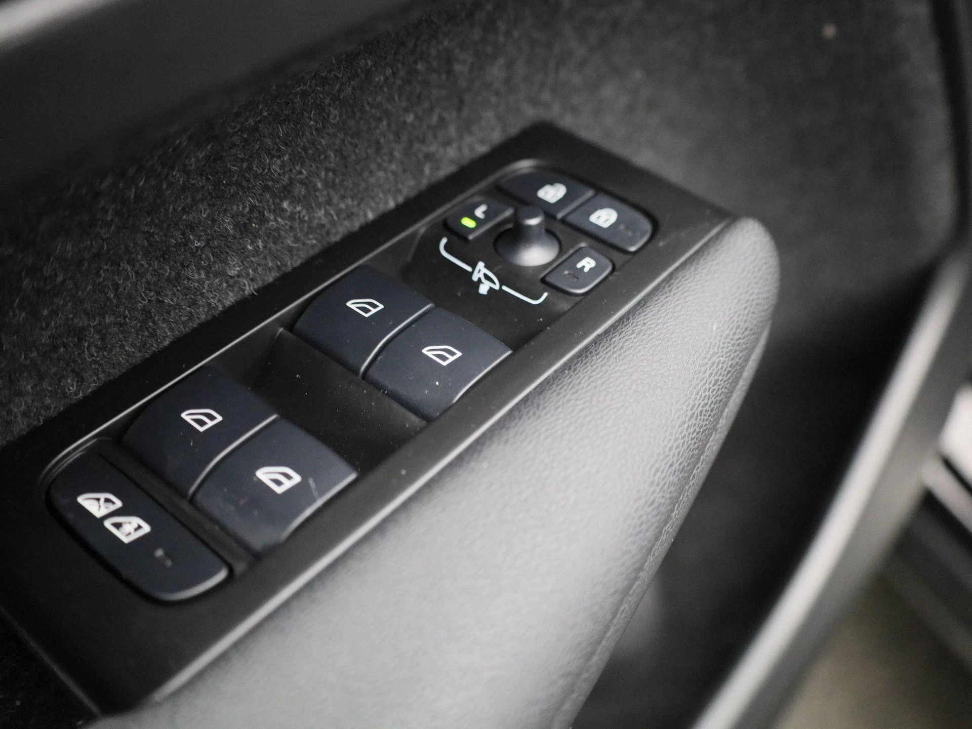 Volvo-XC40-image-34