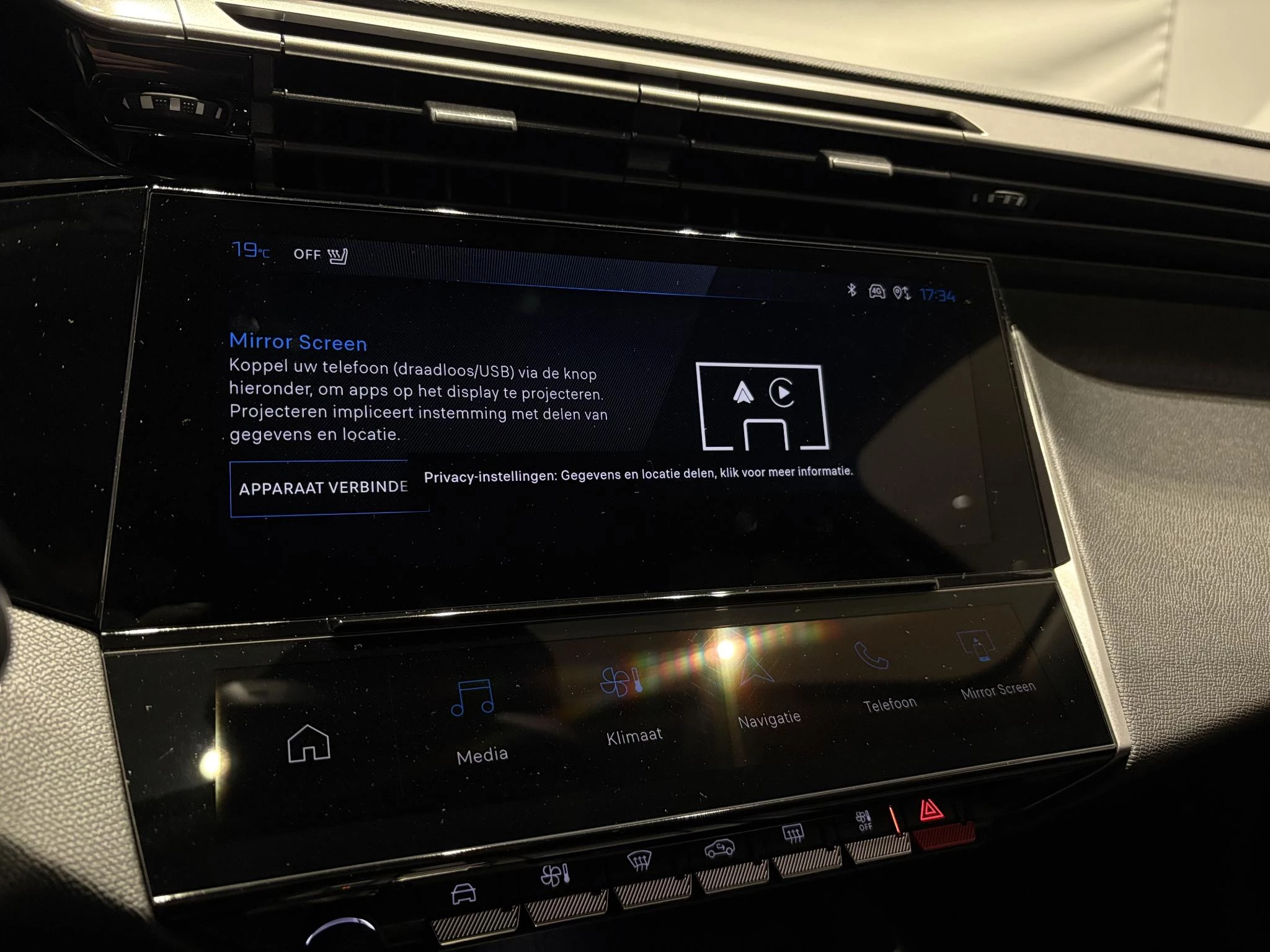 Peugeot-408-image-31