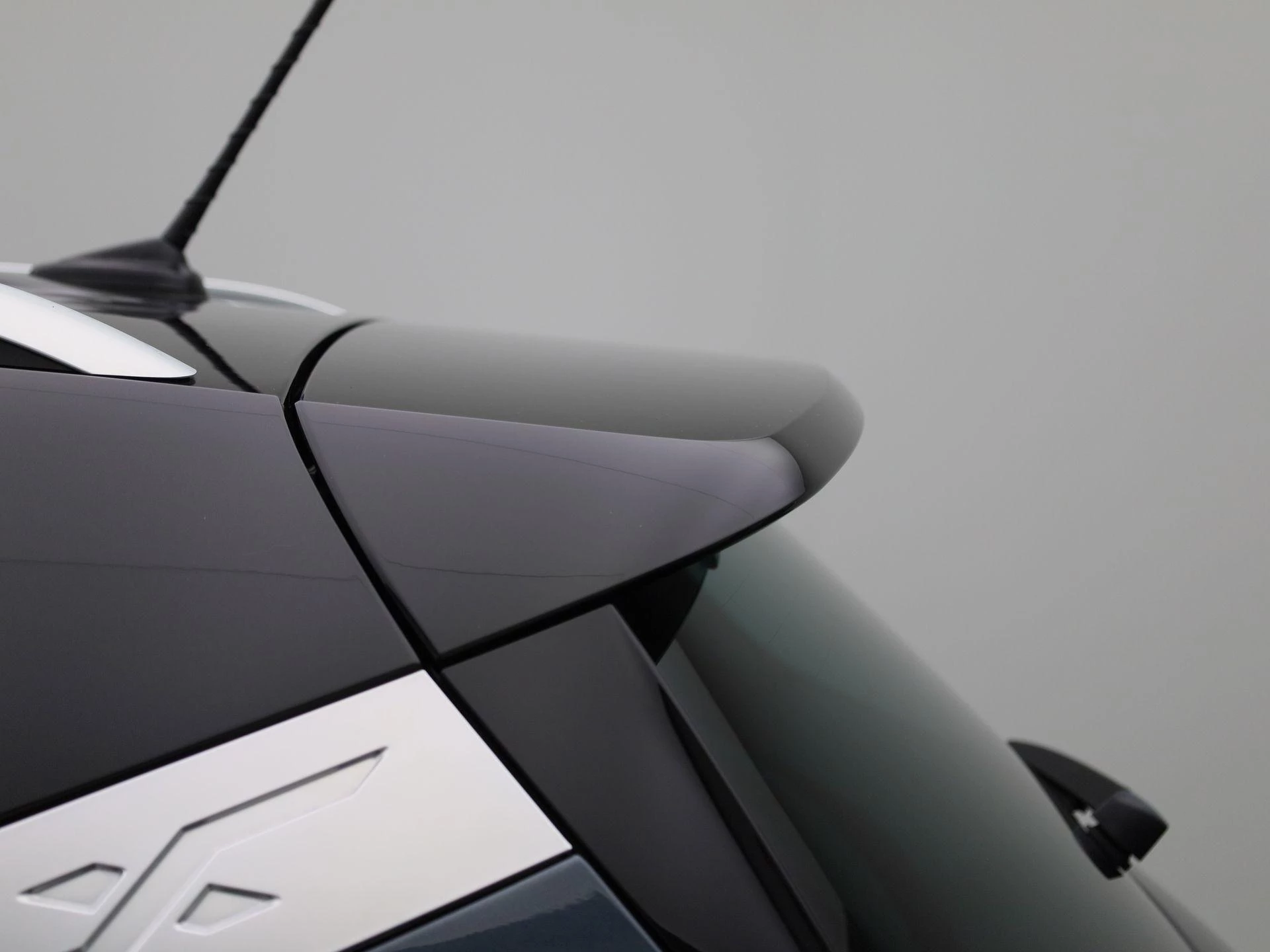 SEAT-Arona-image-35