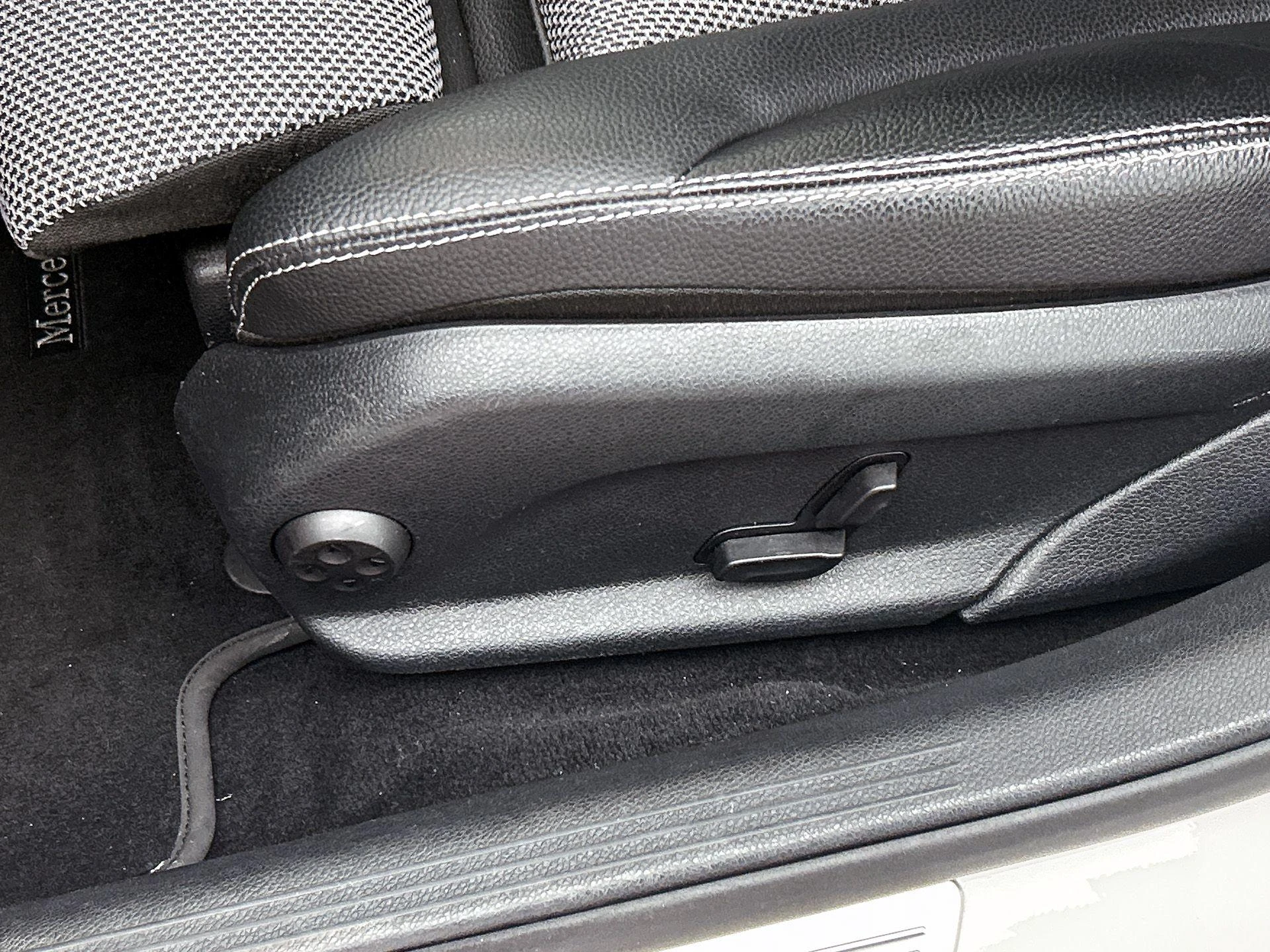 Mercedes-Benz-C-Klasse-image-21
