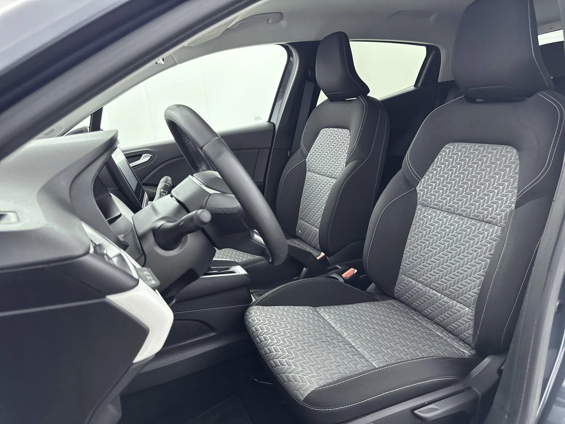 Renault-Clio-image-23
