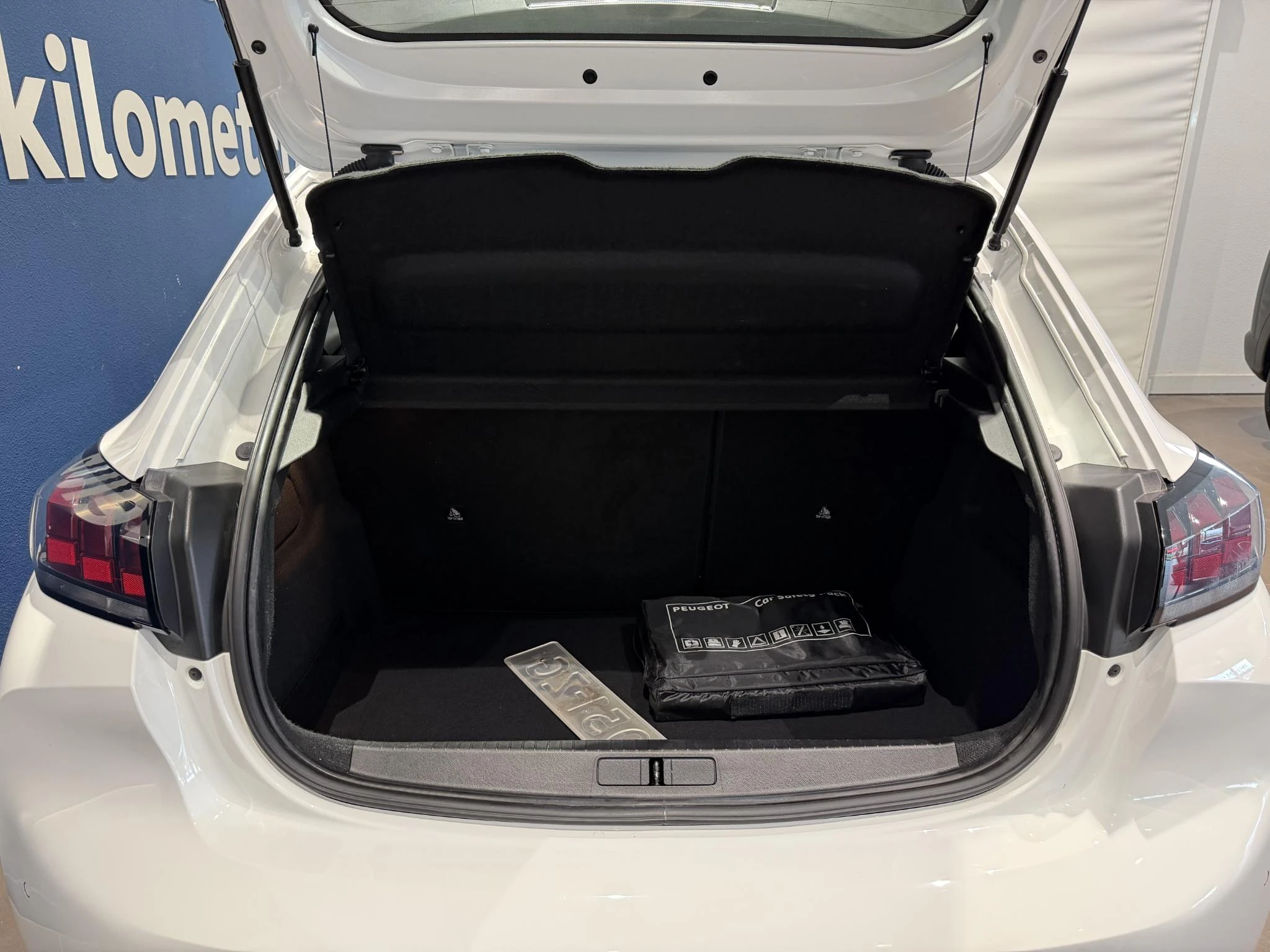 Peugeot-208-image-8