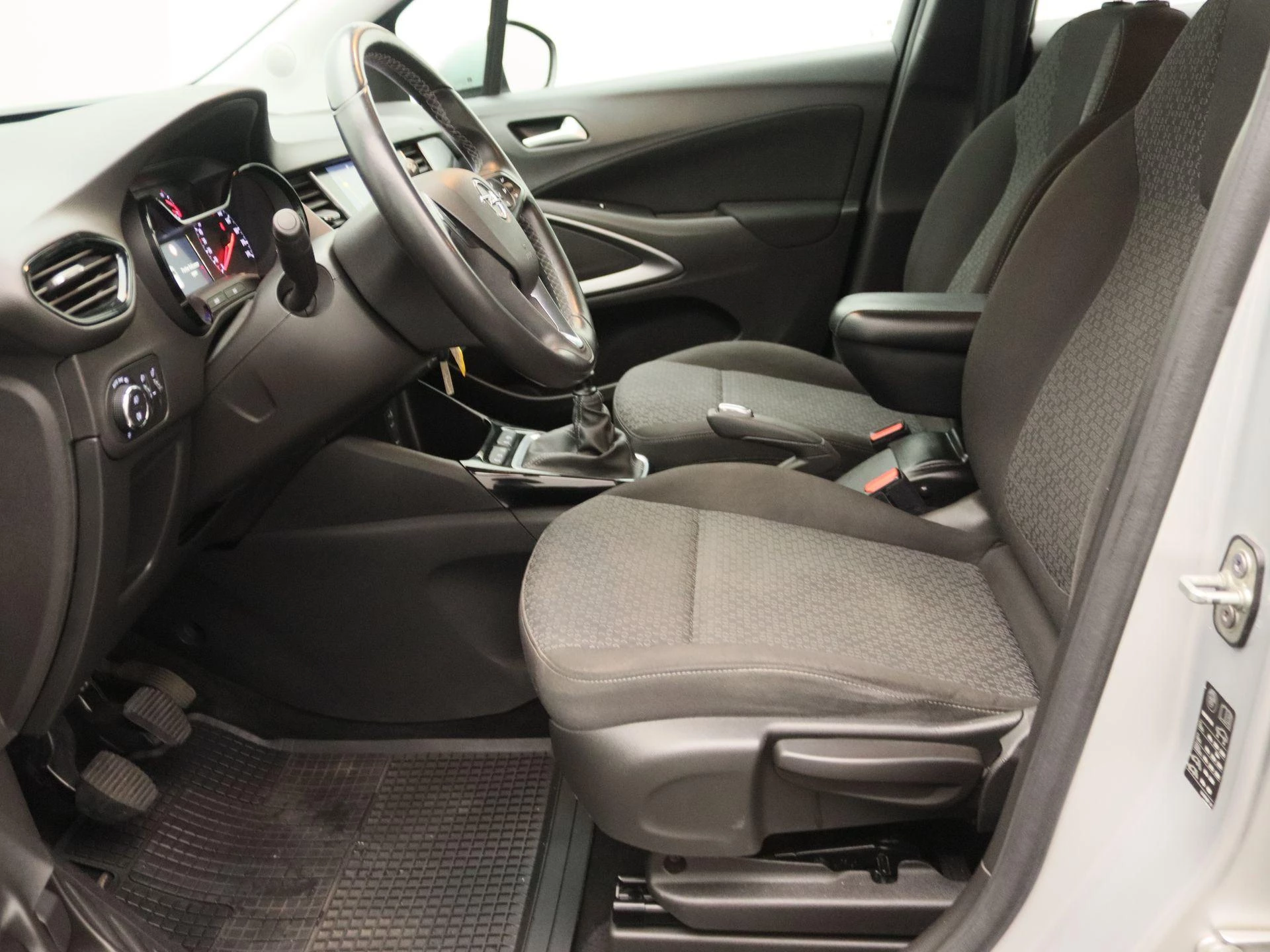 Opel-Crossland X-image-12