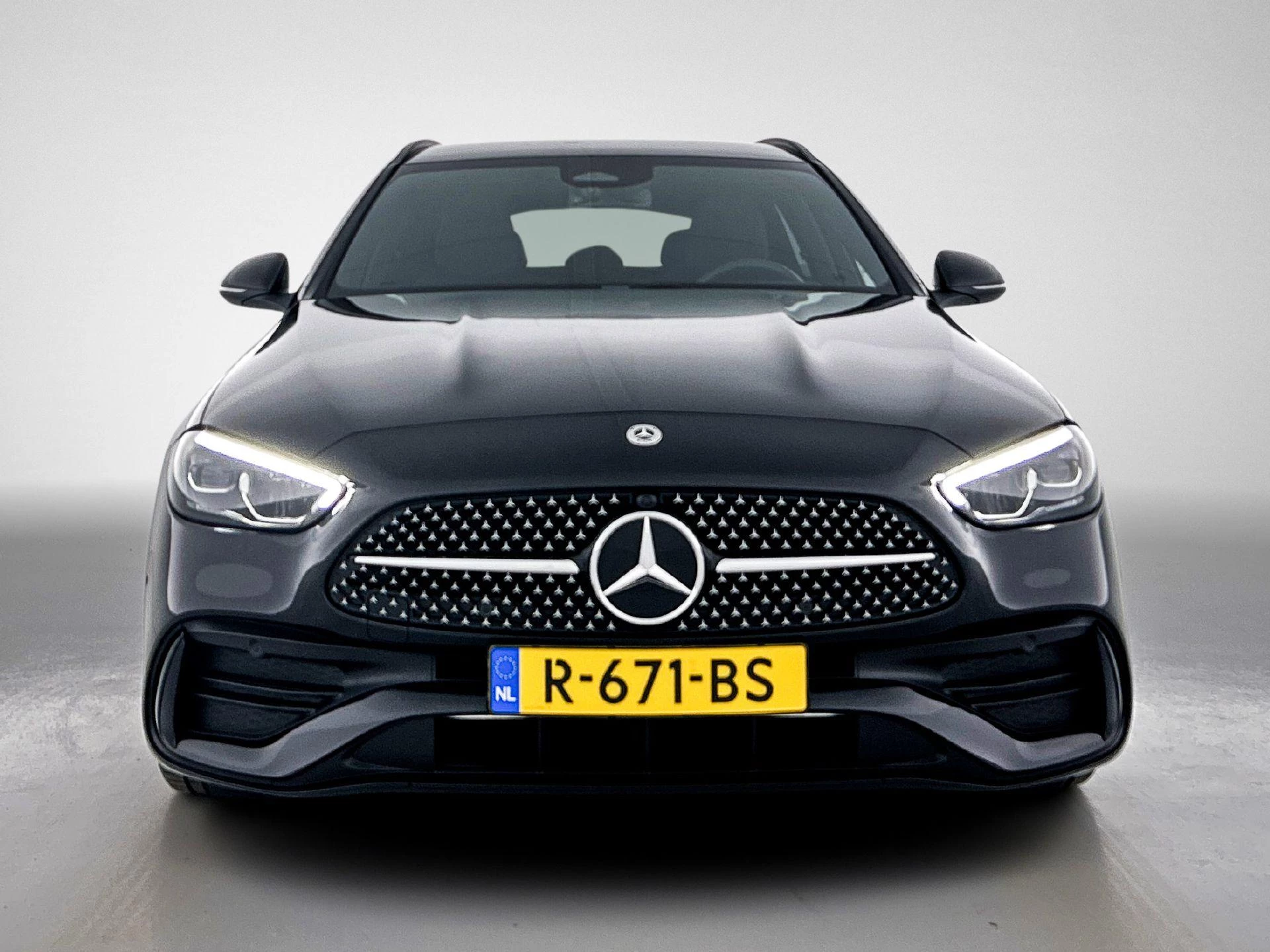 Mercedes-Benz-C-Klasse-image-6