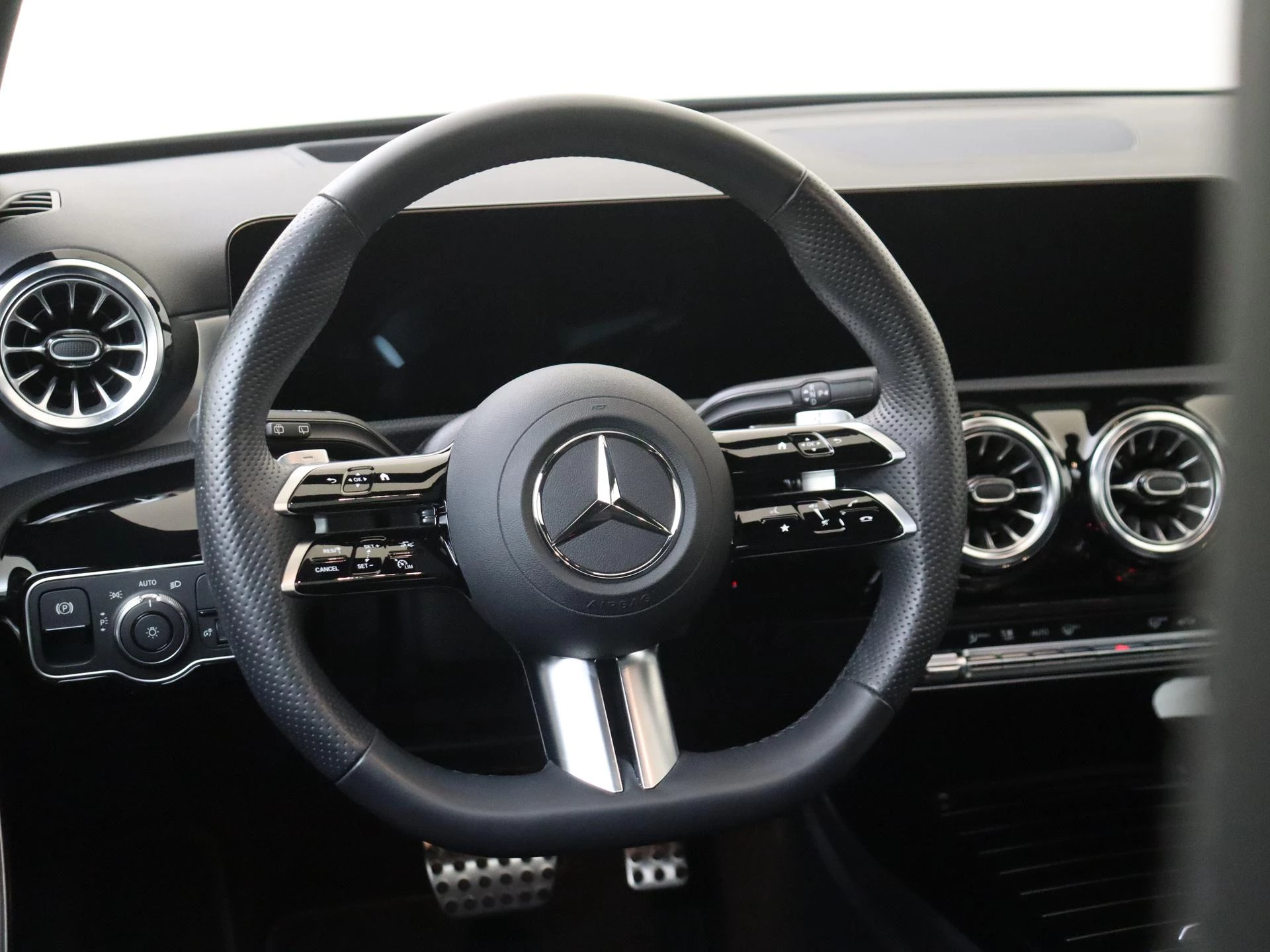 Mercedes-Benz A-Klasse 250 e Business Solution AMG