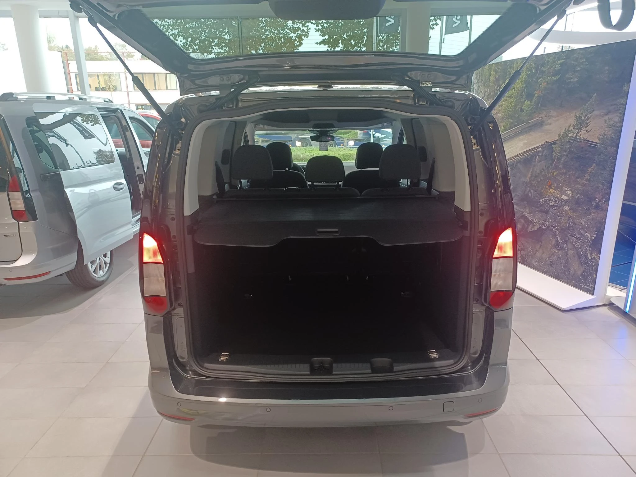 Ford-Tourneo Connect-image-4