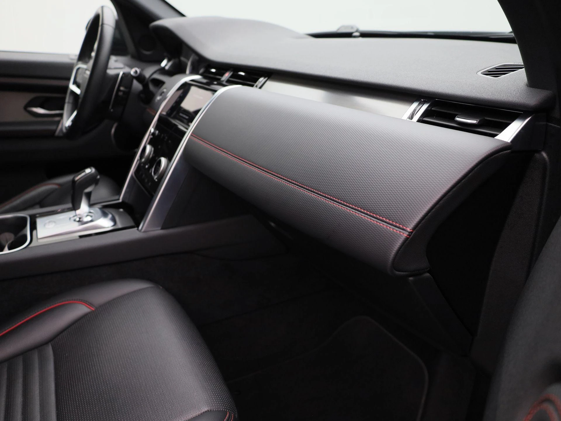 Land Rover-Discovery Sport-image-39
