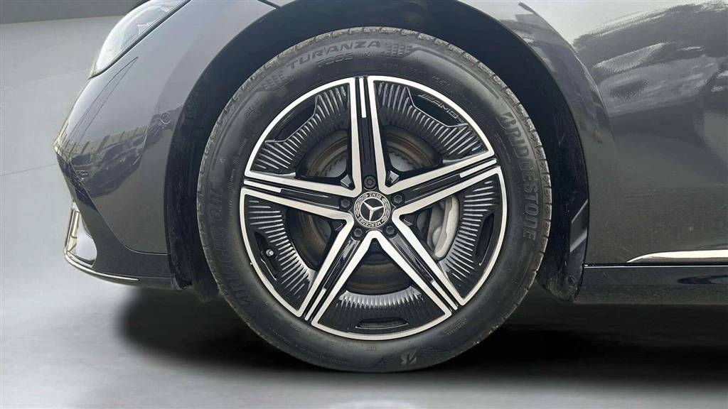 Mercedes-Benz-EQE-image-8