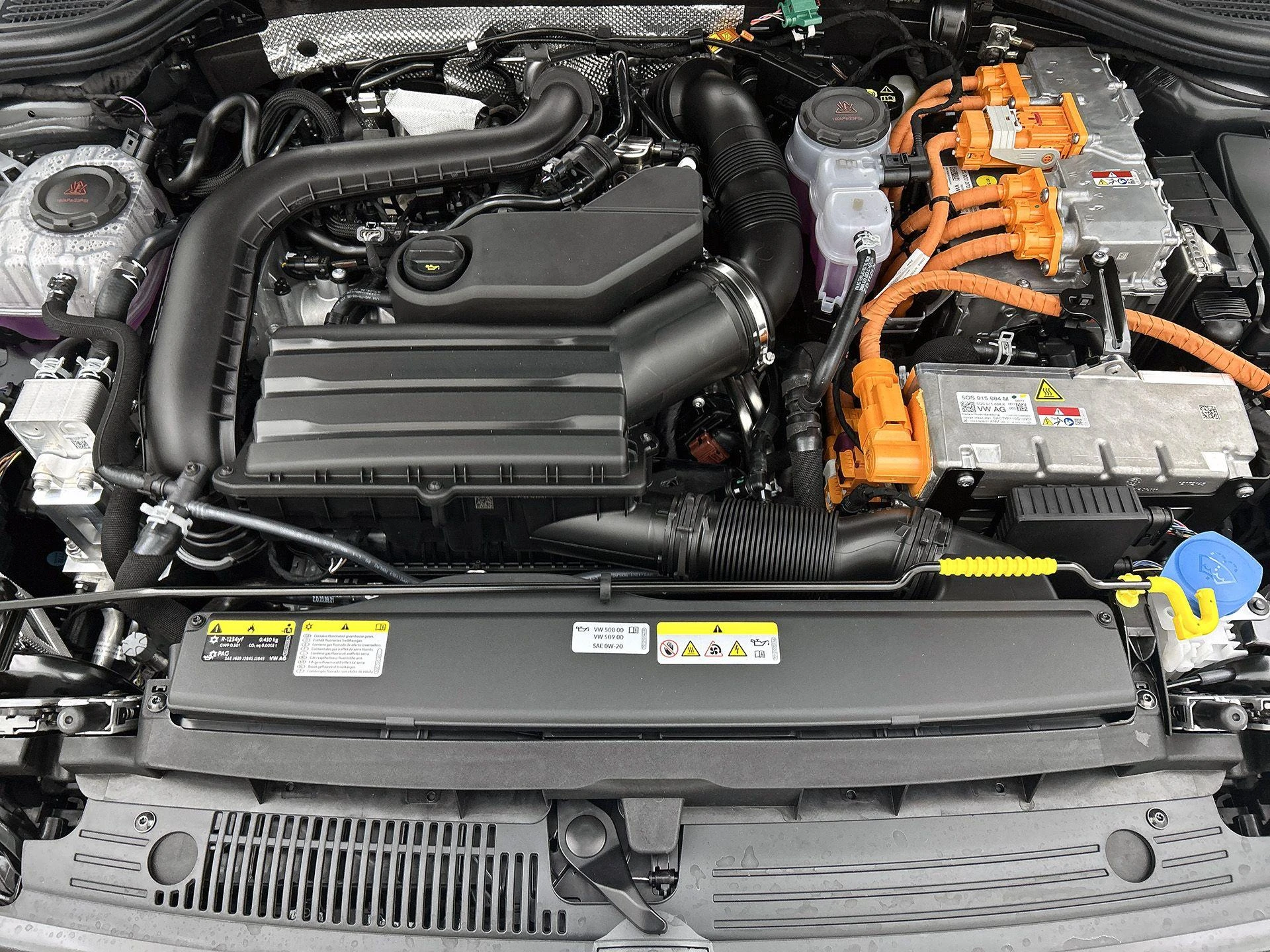 Volkswagen-Golf-image-32