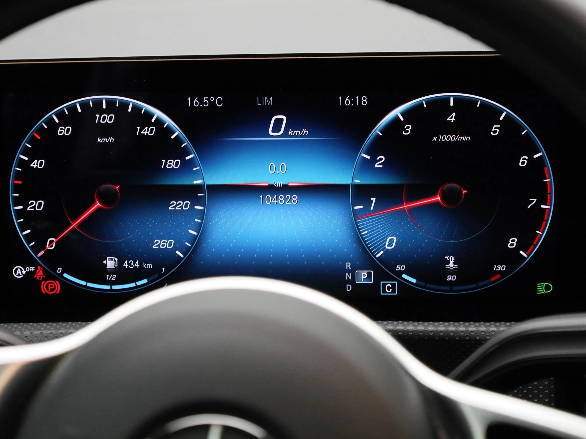 Mercedes-Benz-CLA-image-7