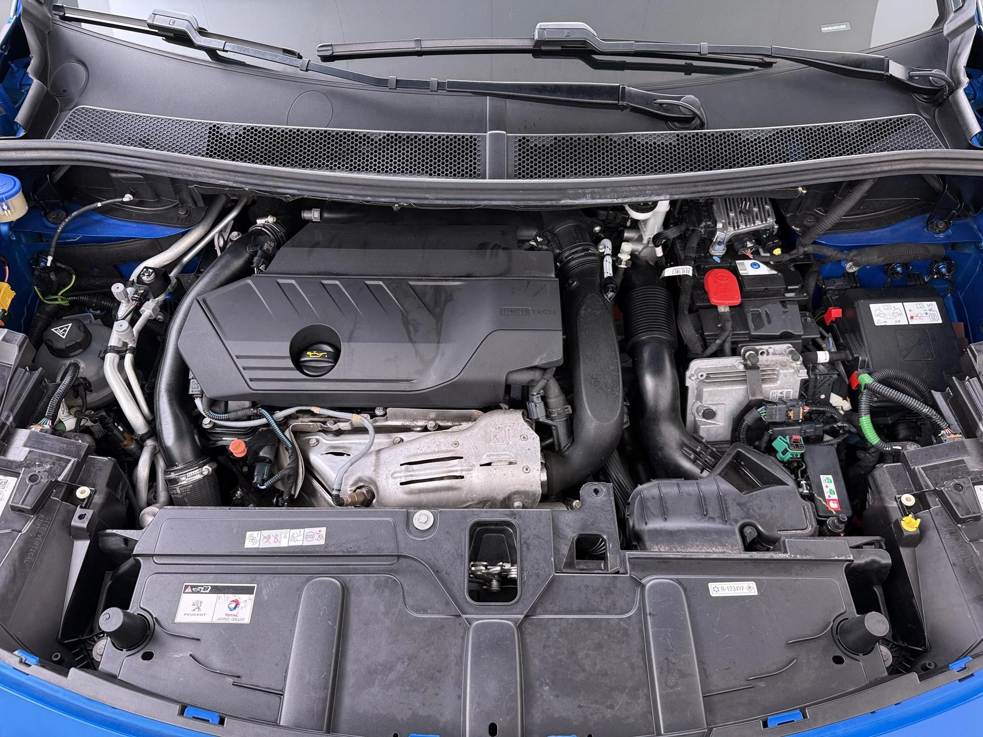 Peugeot 3008 1.6 HYbrid 225 Blue Lease Allure