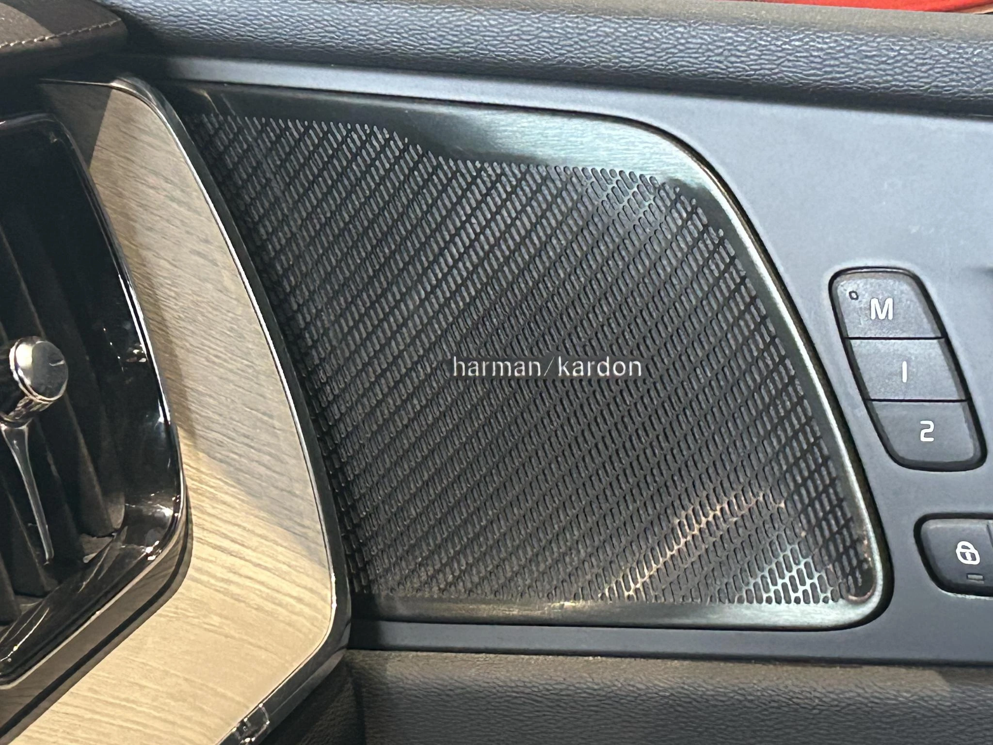 Volvo-XC60-image-14