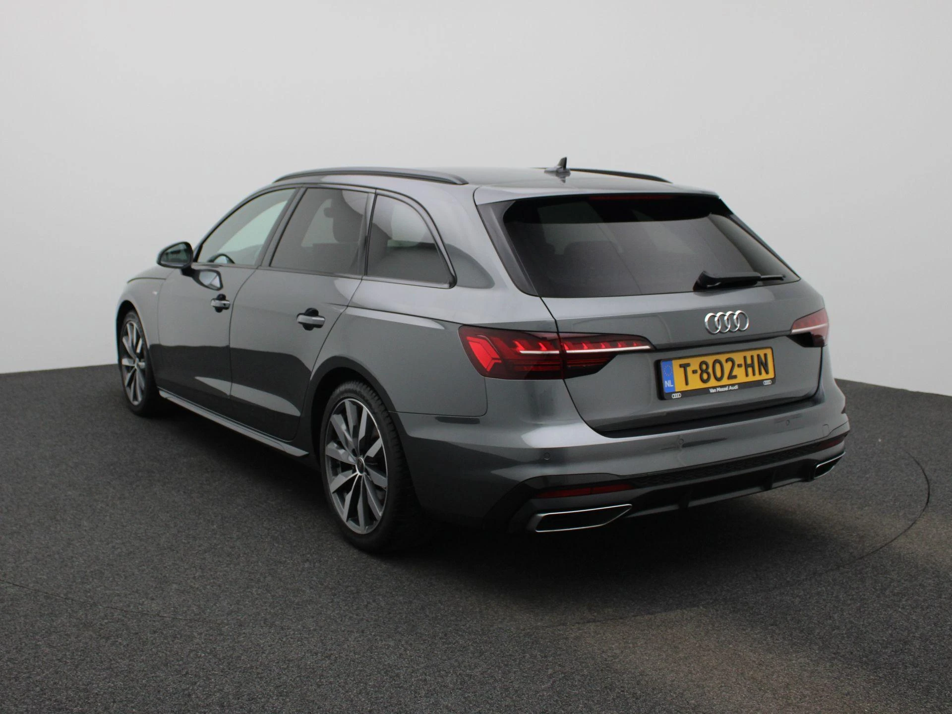 Audi-A4-image-1