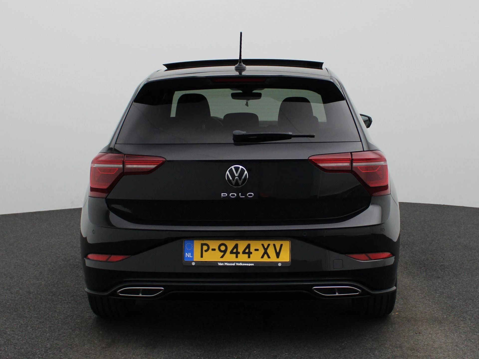 Volkswagen-Polo-image-4